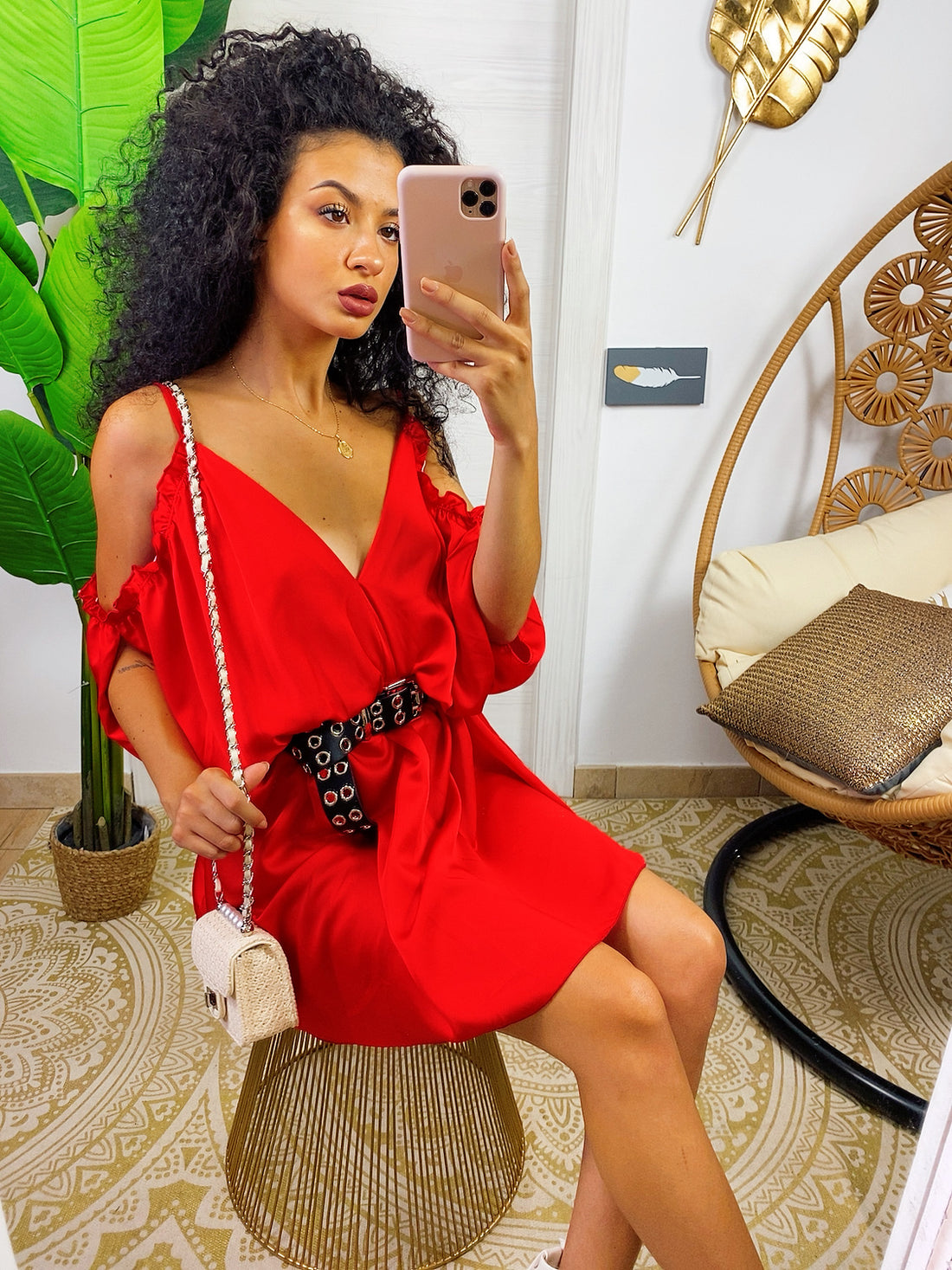 Abito in raso rosso con rouches - R.a. Boutique 