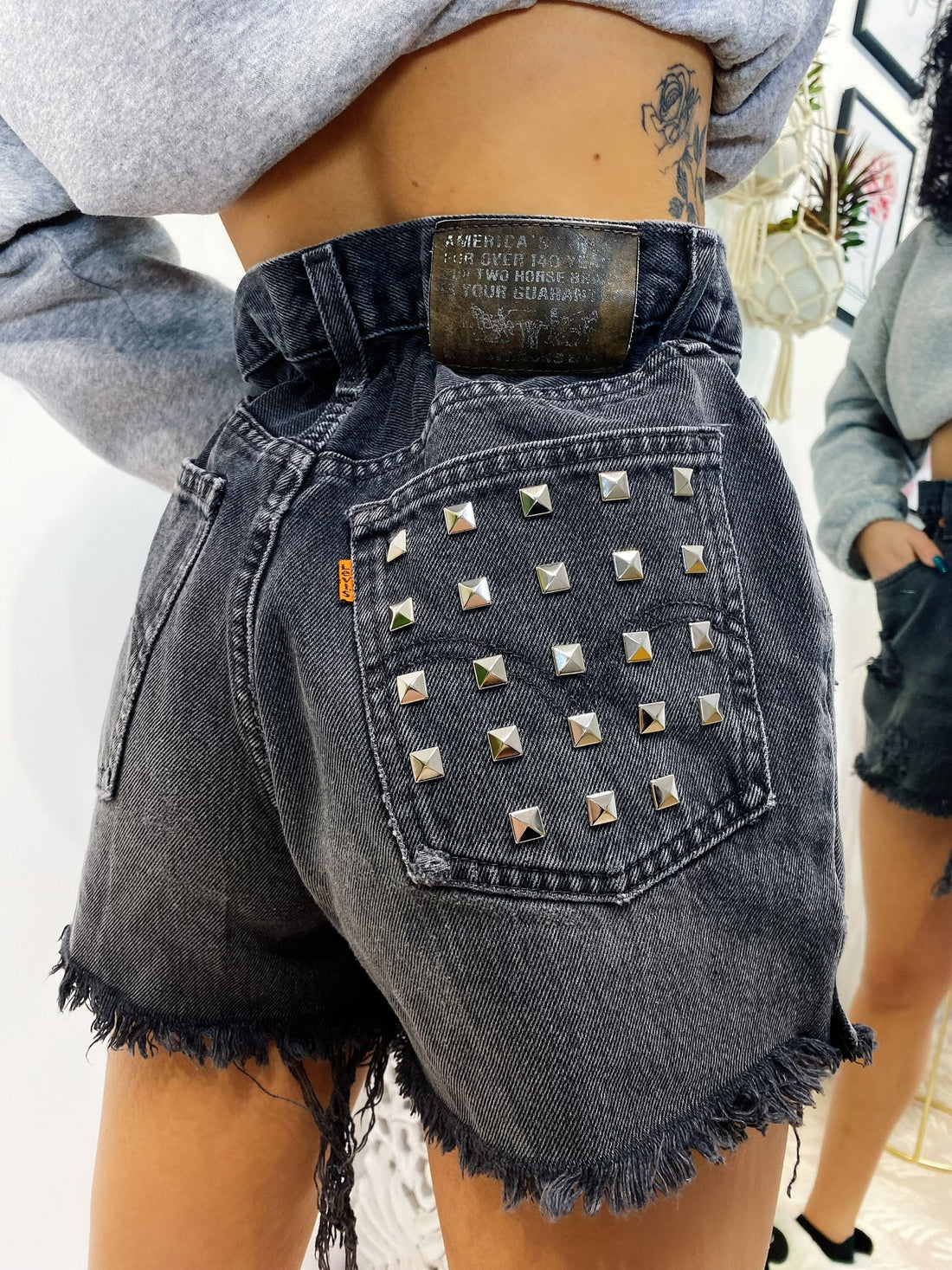 Short Levi’s Vintage Nero con Borchie - R.a. Boutique 