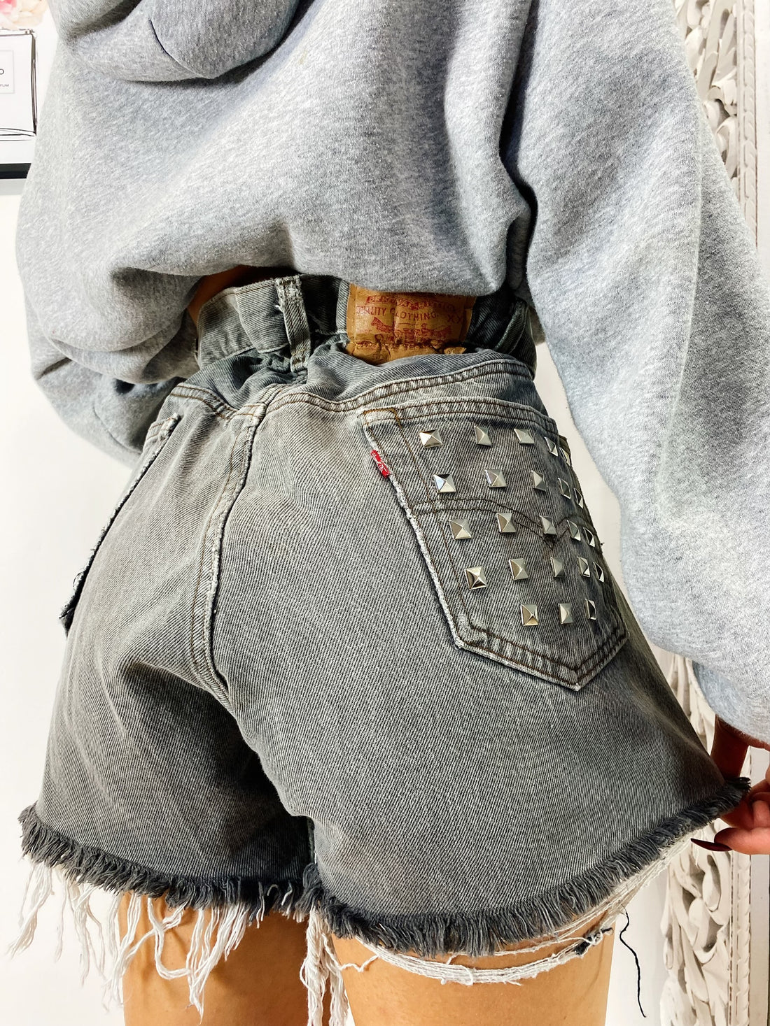 Levi’s Vintage grigio chiaro con borchie - R.a. Boutique 