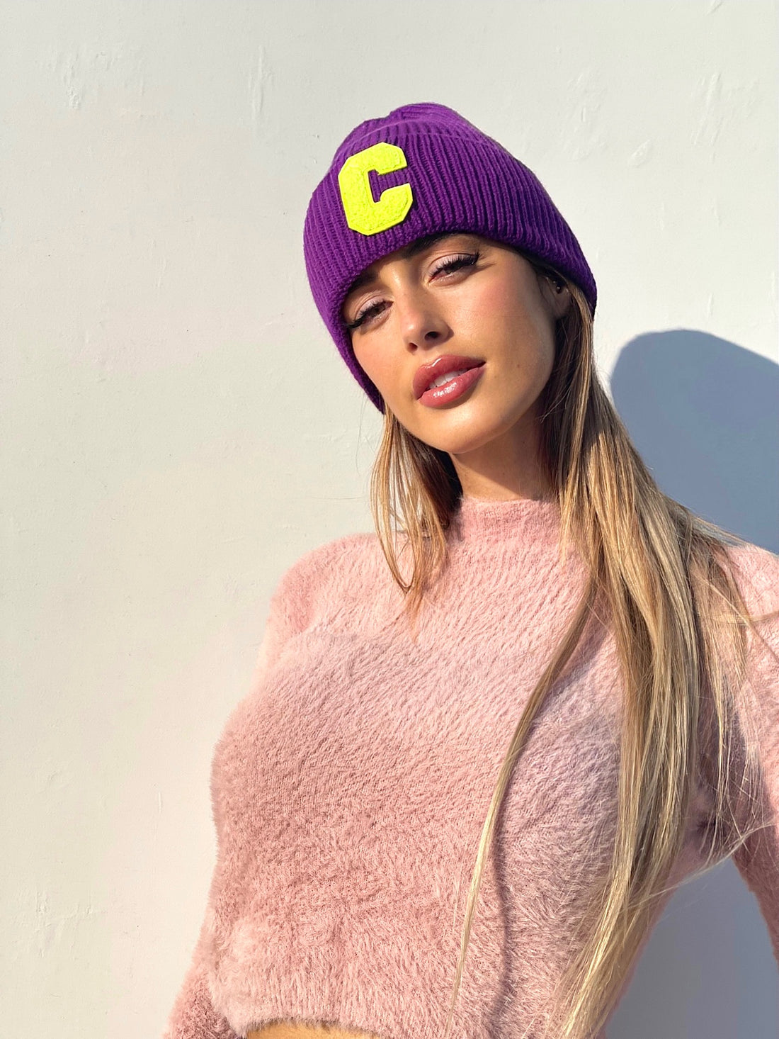 Cappello viola con C - R.a. Boutique 