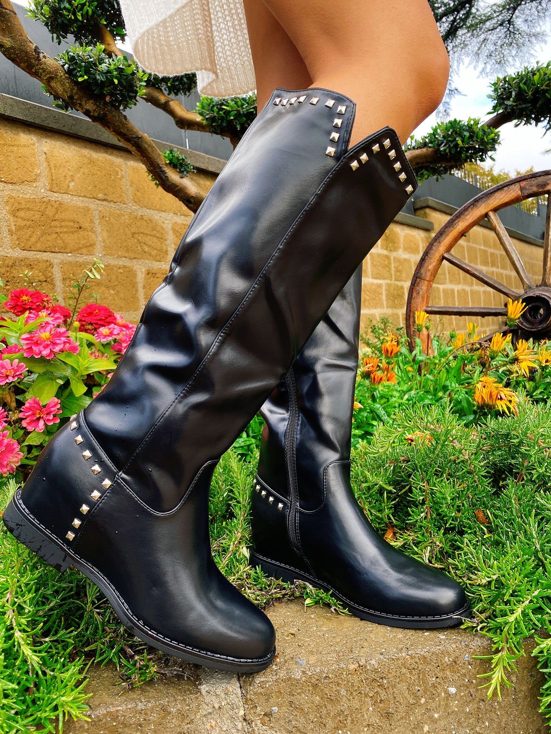 Stivale alto con Dettagli borchiati - R.a. Boutique 