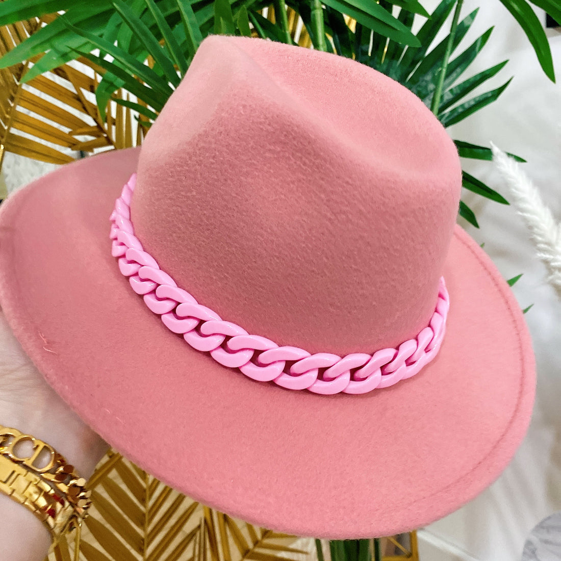 Cappello rosa con catena - R.a. Boutique 