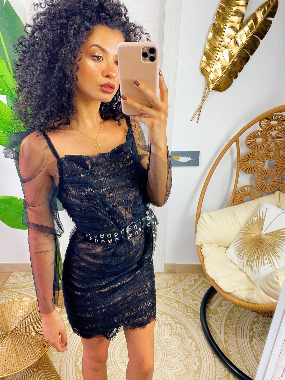 Abito velato con pizzo nero - R.a. Boutique 