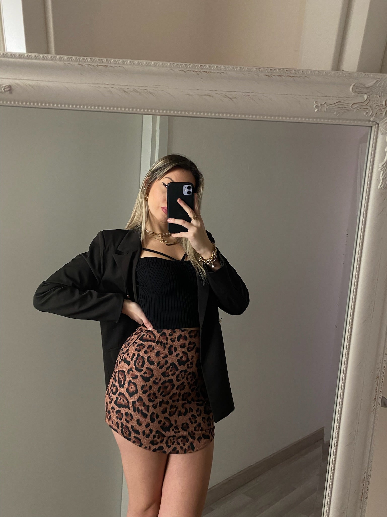 Top nero con anelli oro - R.a. Boutique 