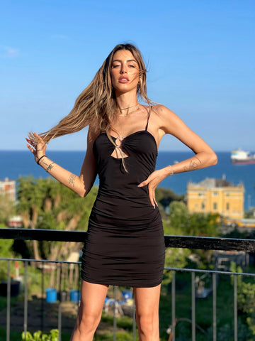 Abito nero semplice con arricciatura - R.a. Boutique 