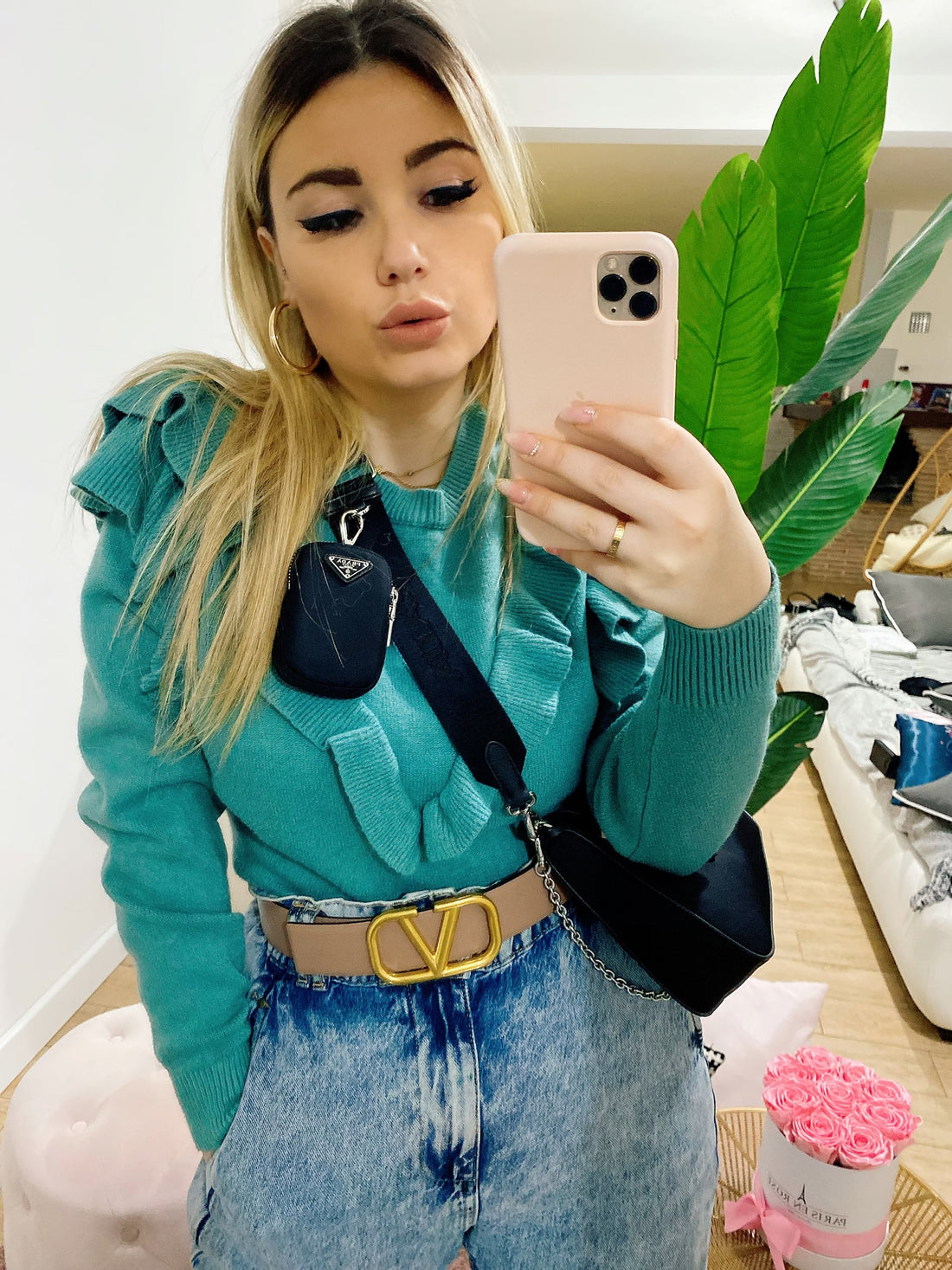 Maglione con V e rouches - R.a. Boutique 