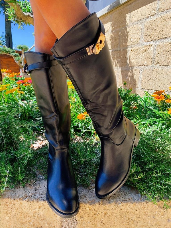 Low heel blogger high boots