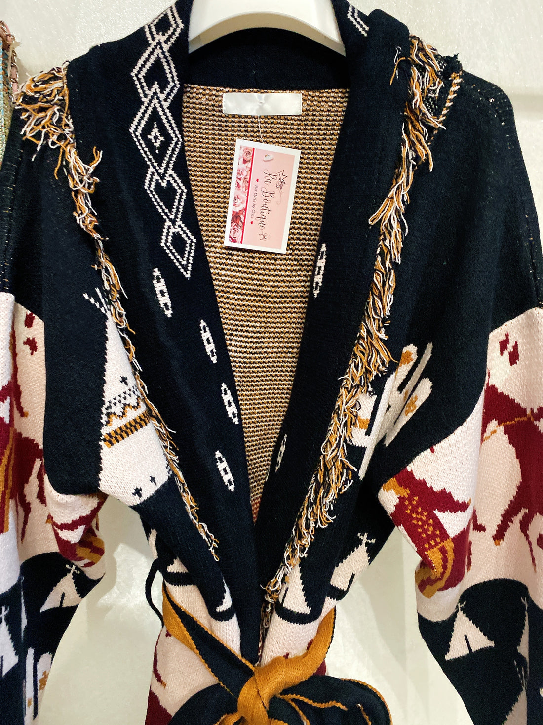 Cardigan frange e cinta con cavallo nero - R.a. Boutique 