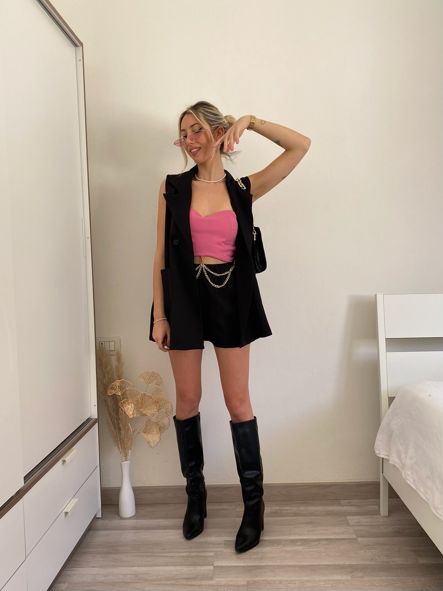 Completo gilet e short nero - R.a. Boutique 