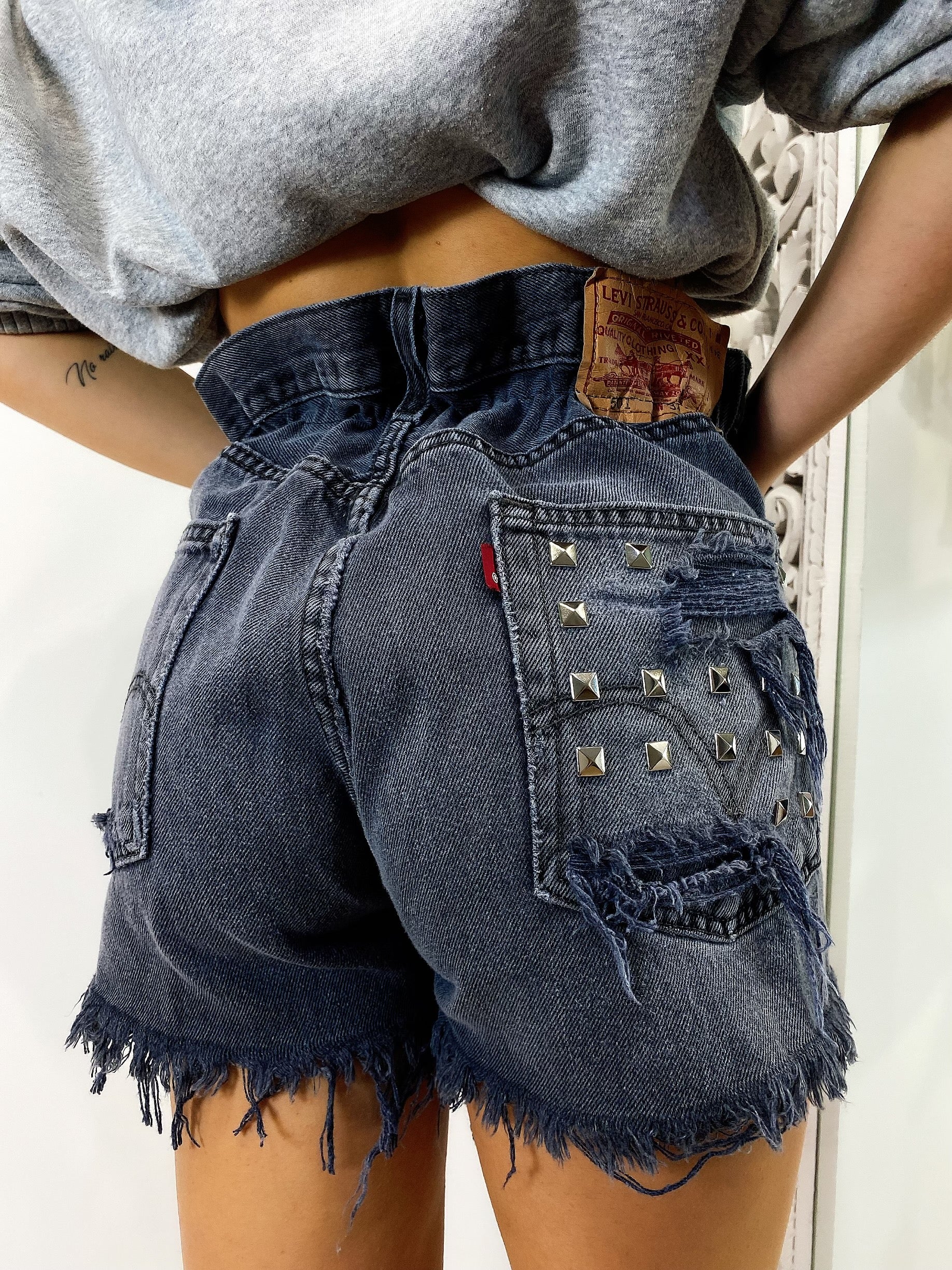 Short Levi’s Vintage con Borchie bagno grigio scuro - R.a. Boutique 