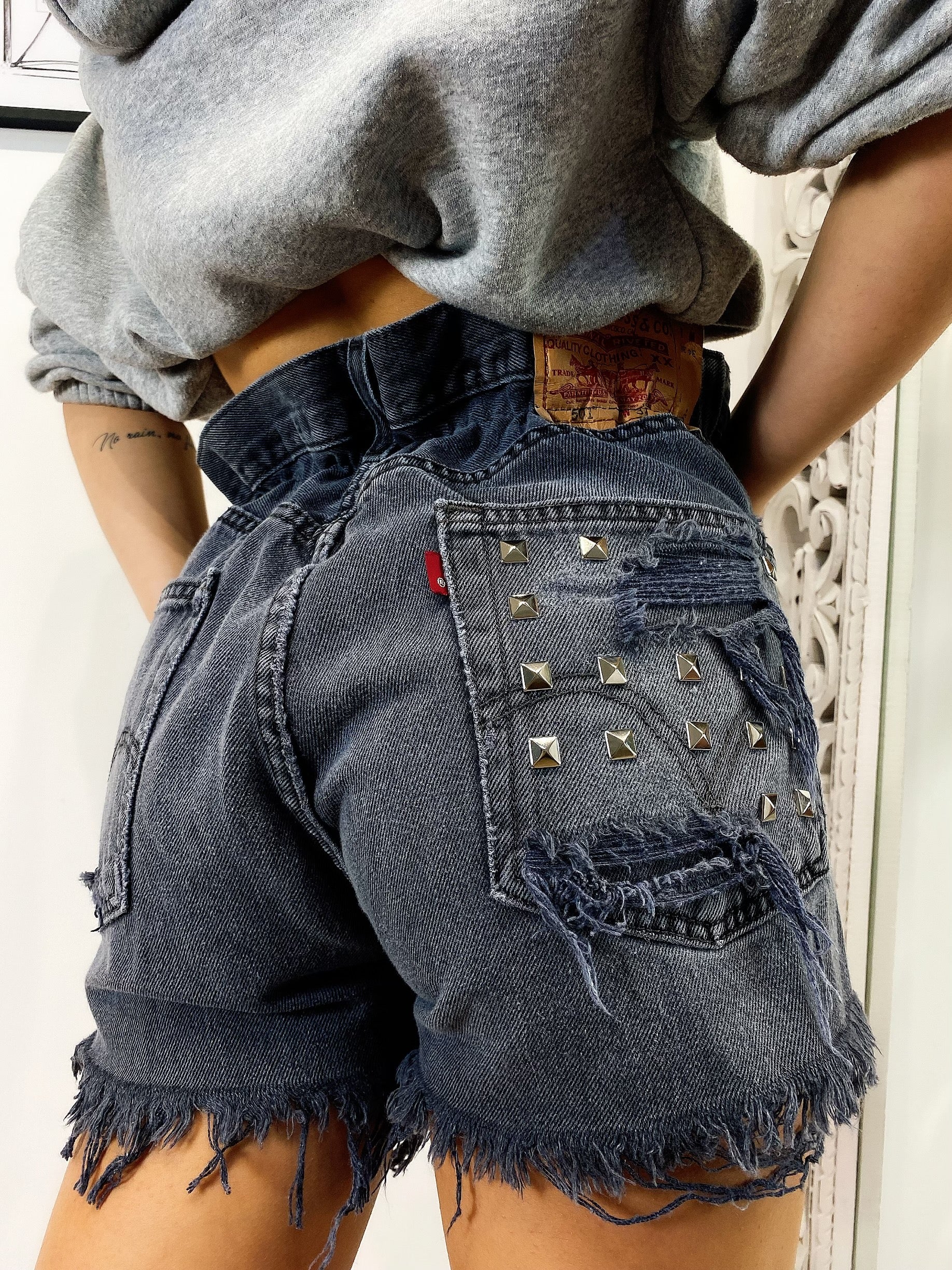 Short Levi’s Vintage con Borchie bagno grigio scuro - R.a. Boutique 