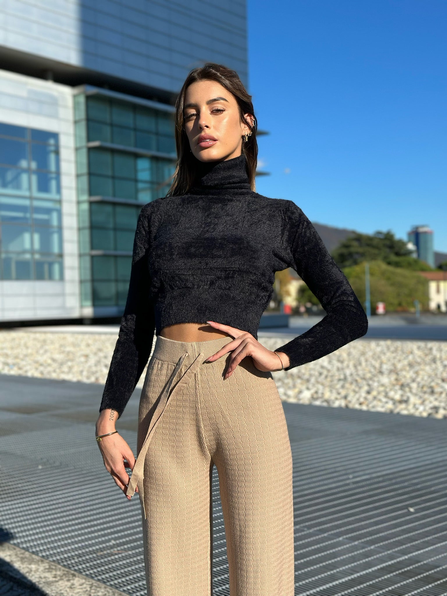 Maglioncino morbidissimo nero - R.a. Boutique 