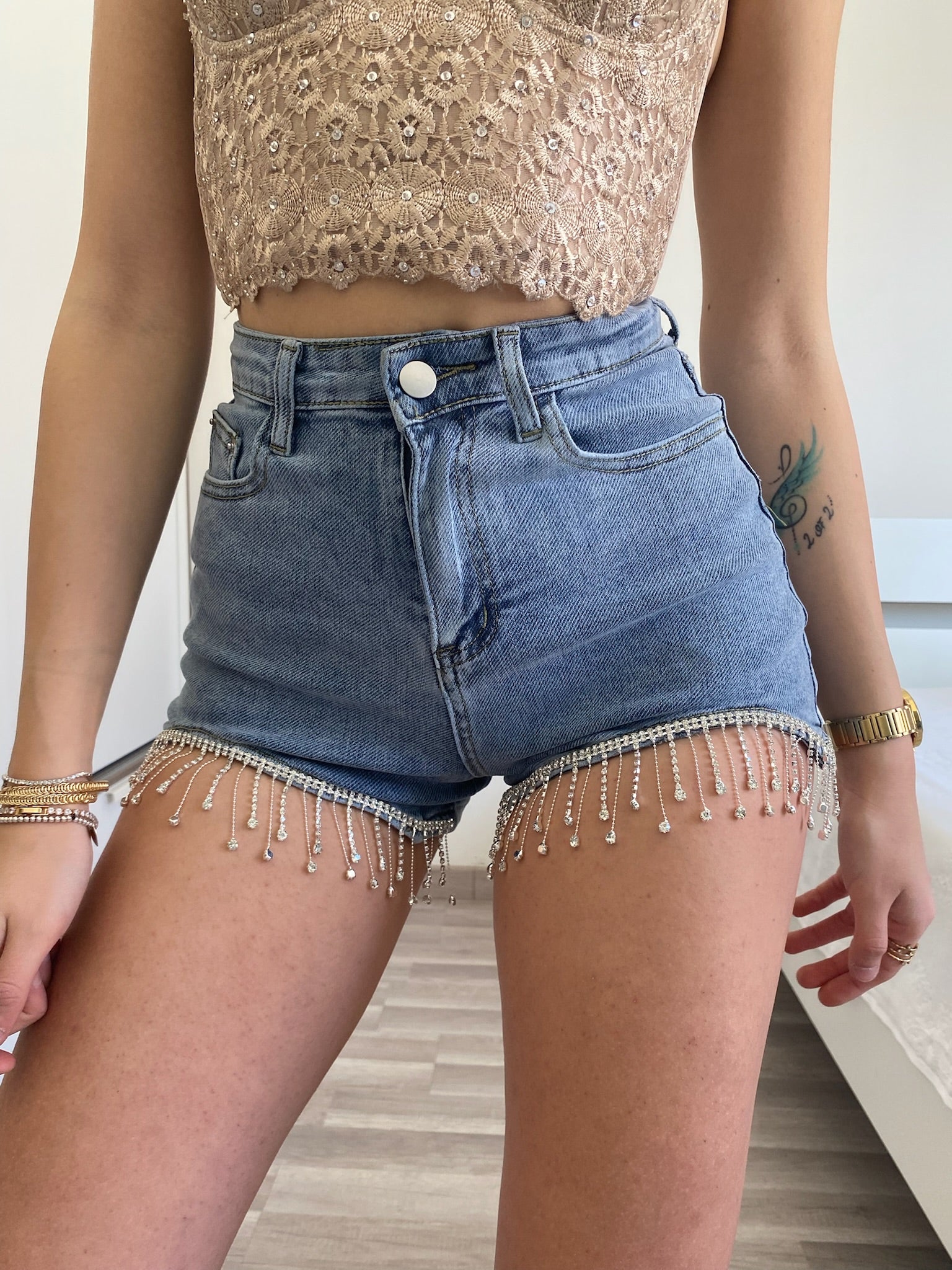 Short in jeans con frange in strass - R.a. Boutique 