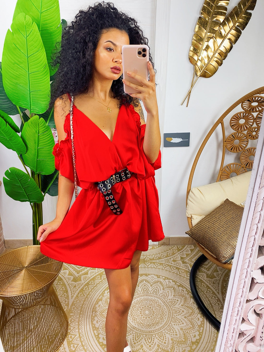 Abito in raso rosso con rouches - R.a. Boutique 