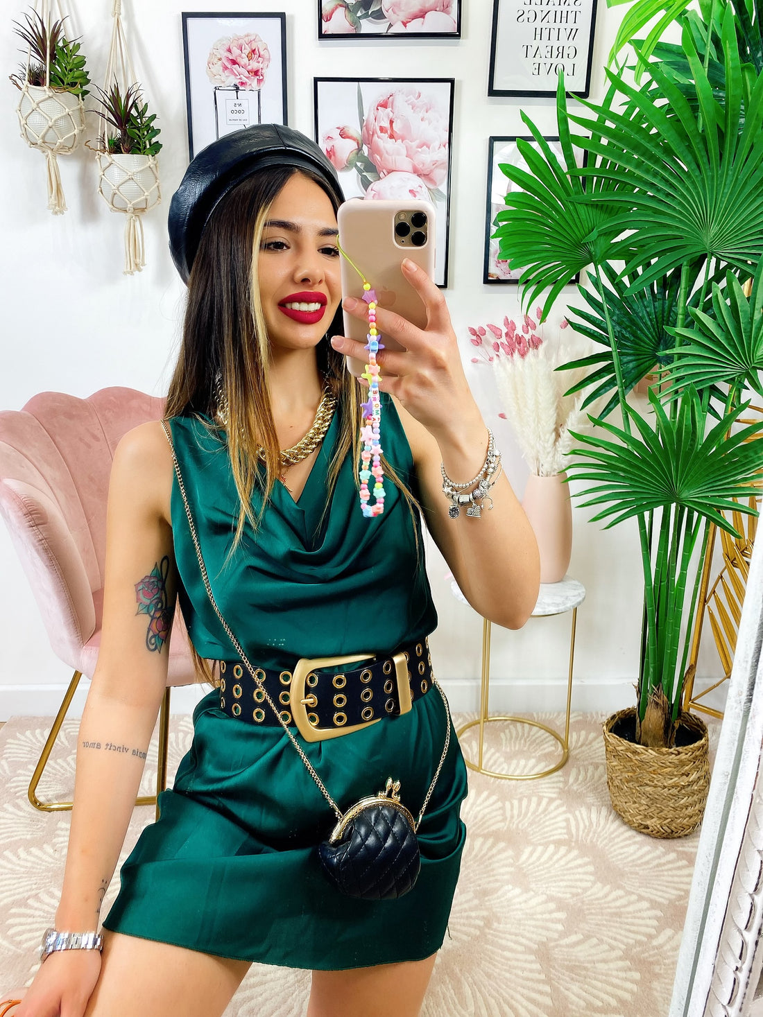 Abito in raso verde bottiglia semplice con cintura - R.a. Boutique 