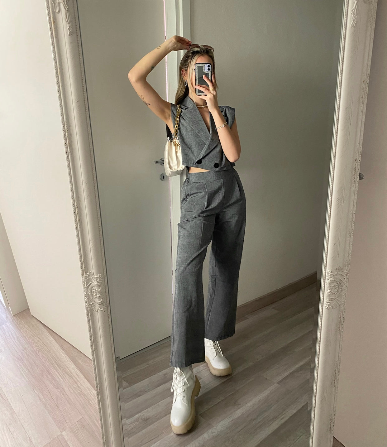 Completo top crop e pantalone grigio - R.a. Boutique 