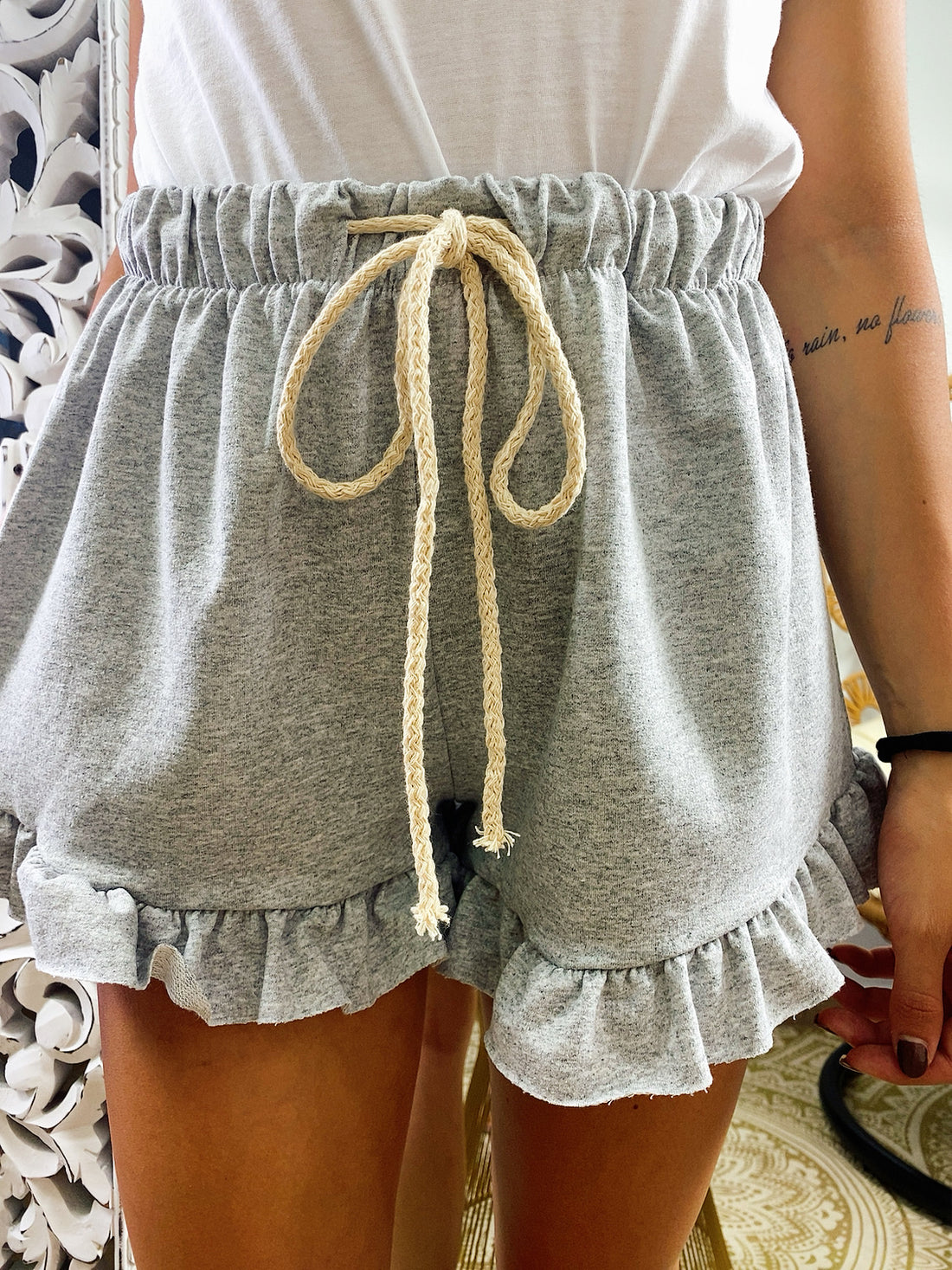 Short grigio con arricciatura - R.a. Boutique 