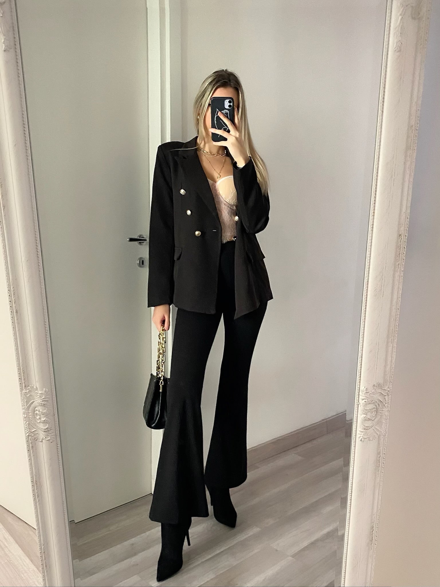 Giacca nera con bottoni oro - R.a. Boutique 