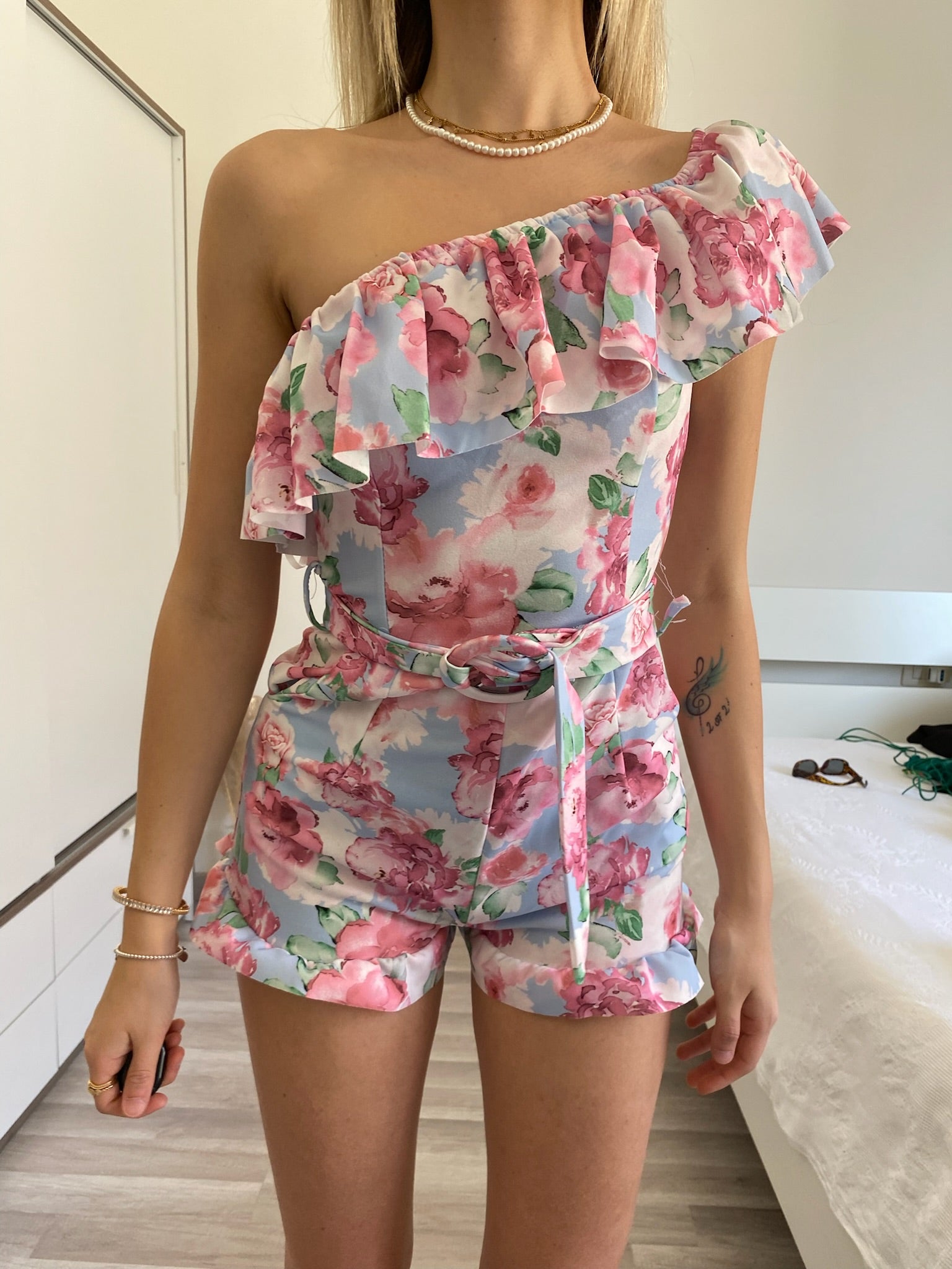 Tuta monospalla fiori rosa - R.a. Boutique 