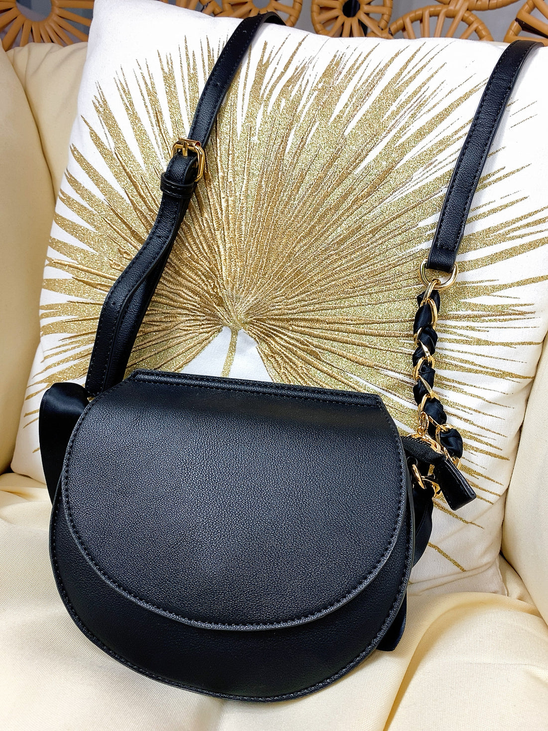 Bag a mezzaluna con lacci in raso - R.a. Boutique 