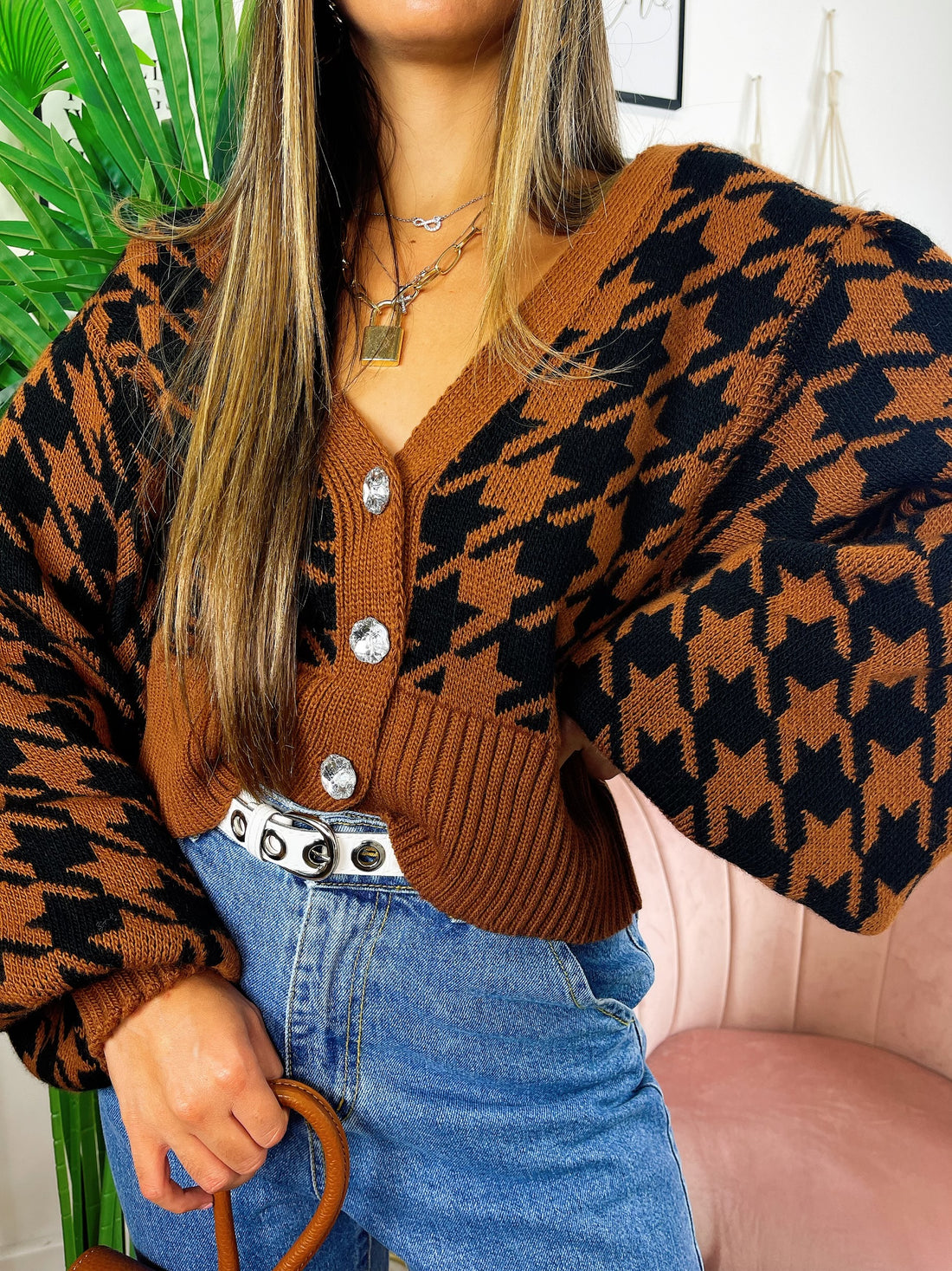 Cardigan con gioiello a trama Camel nero - R.a. Boutique 