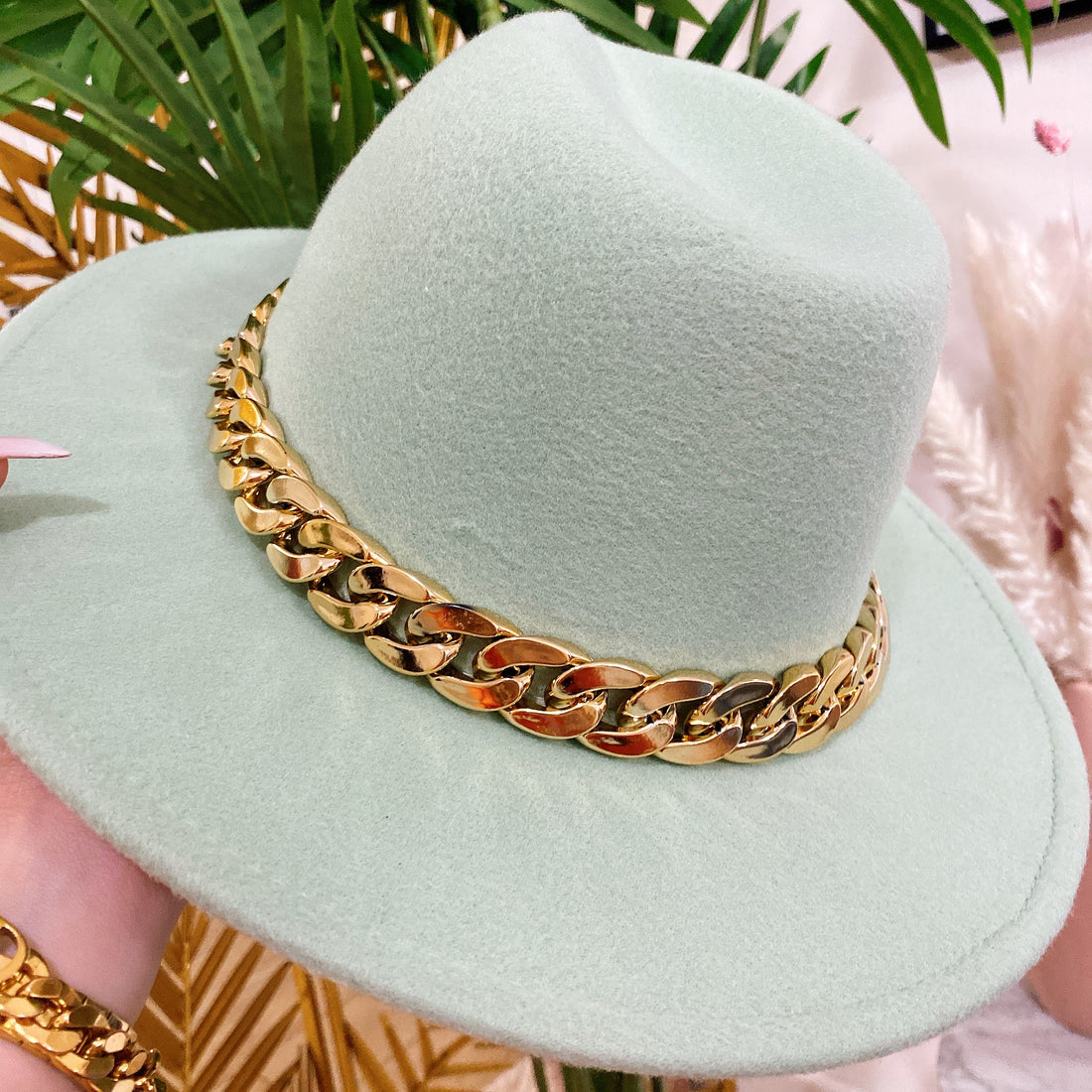 Cappello tiffany con catena - R.a. Boutique 