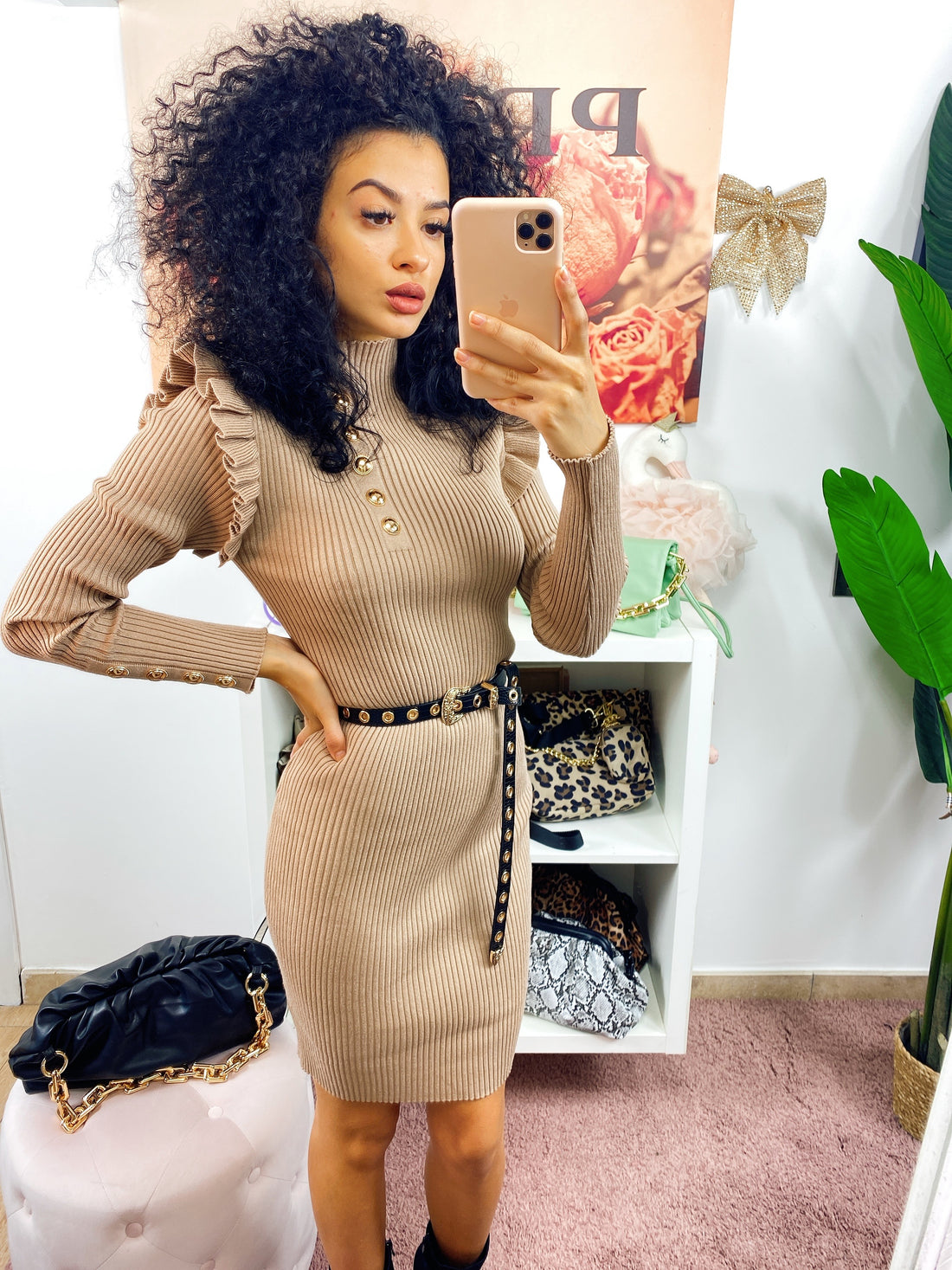 Abito aderente oro con rouge e bottoncini oro - R.a. Boutique 