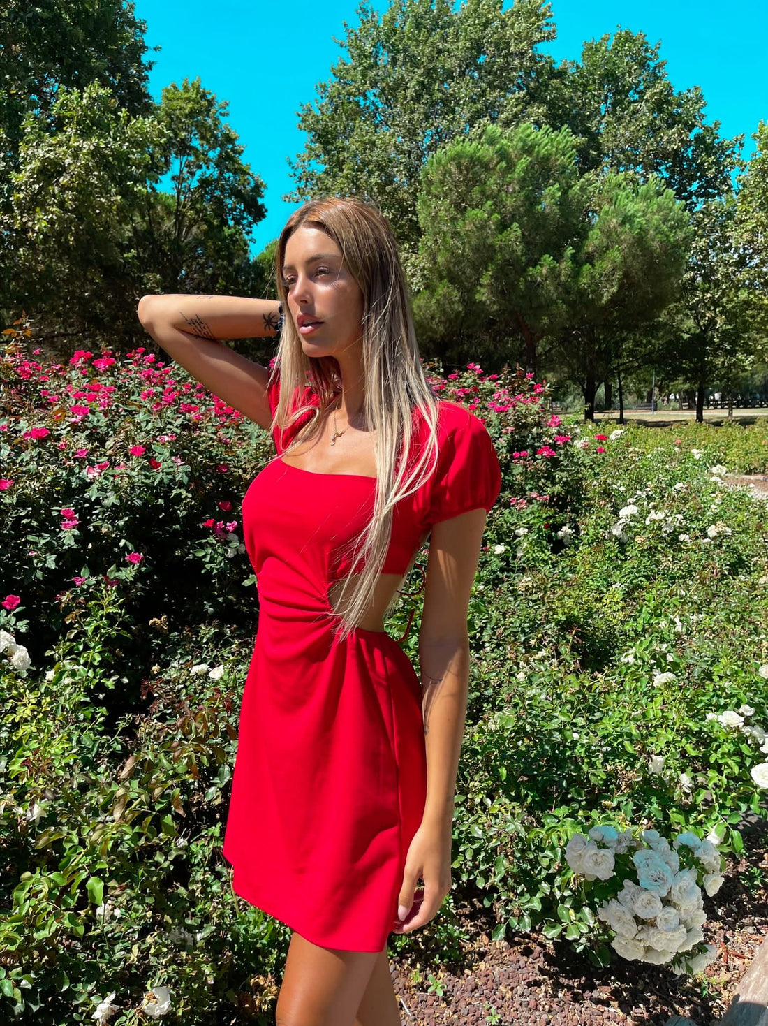 Abito rosso schiena incrociata - R.a. Boutique 