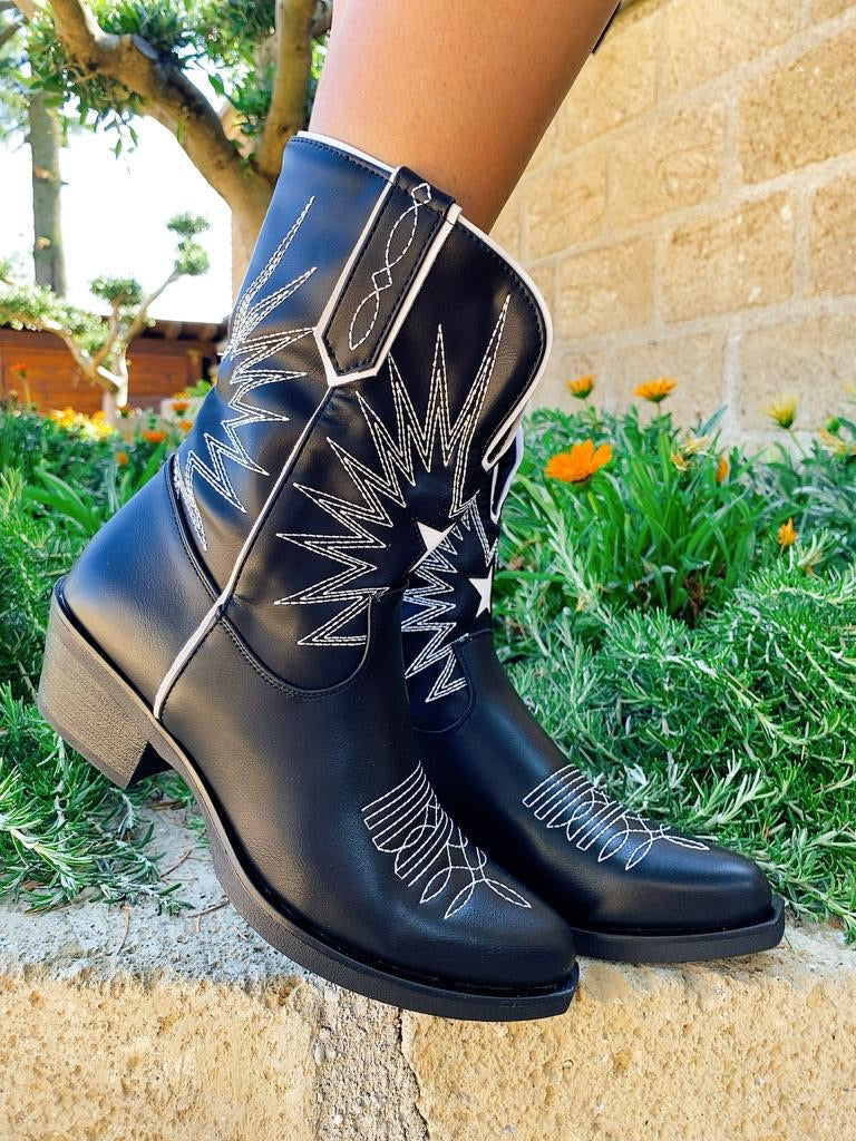 Texano nero con stella - R.a. Boutique 