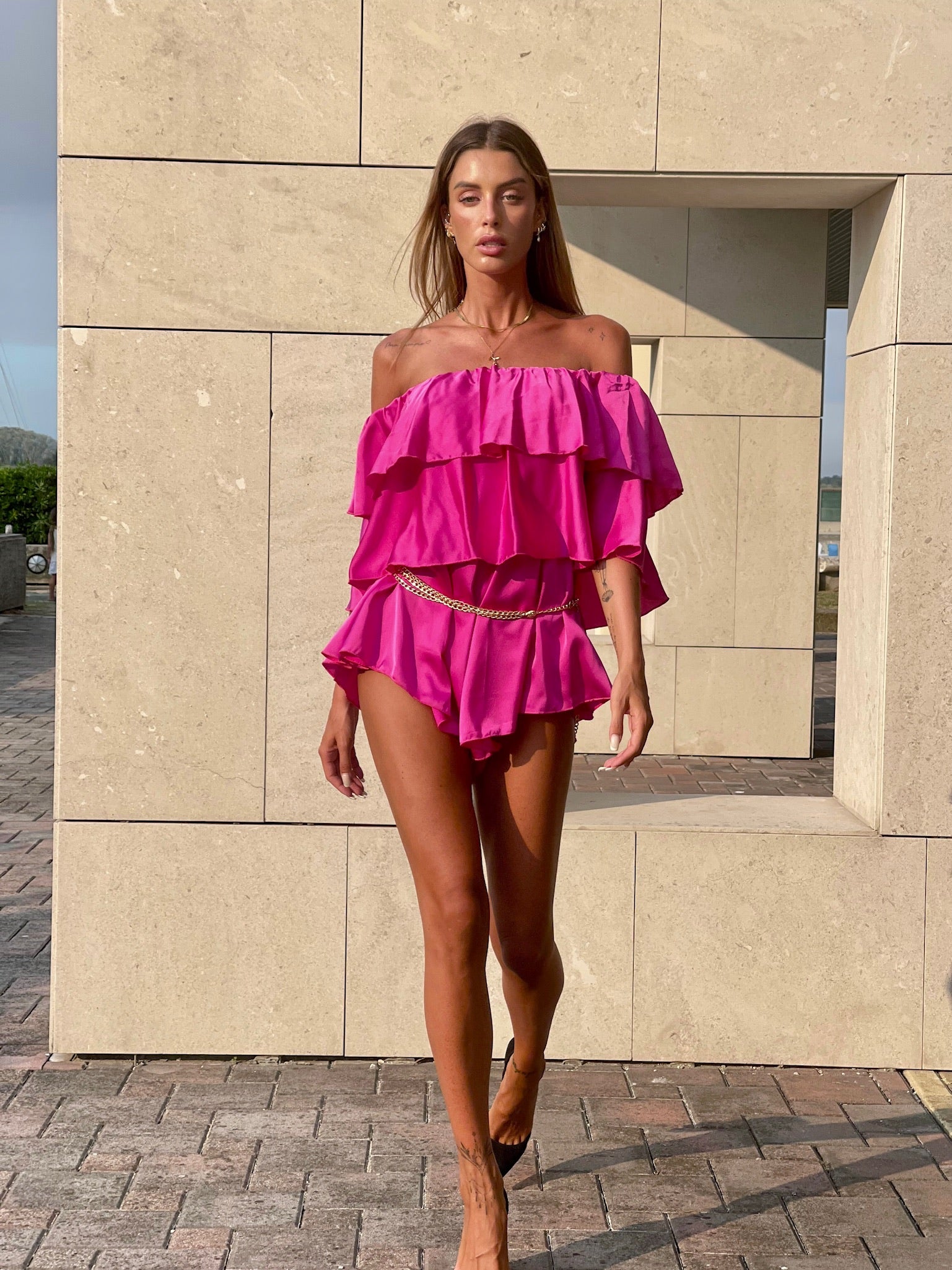 Tutina Fuxia scollo a barchetta e balze - R.a. Boutique 