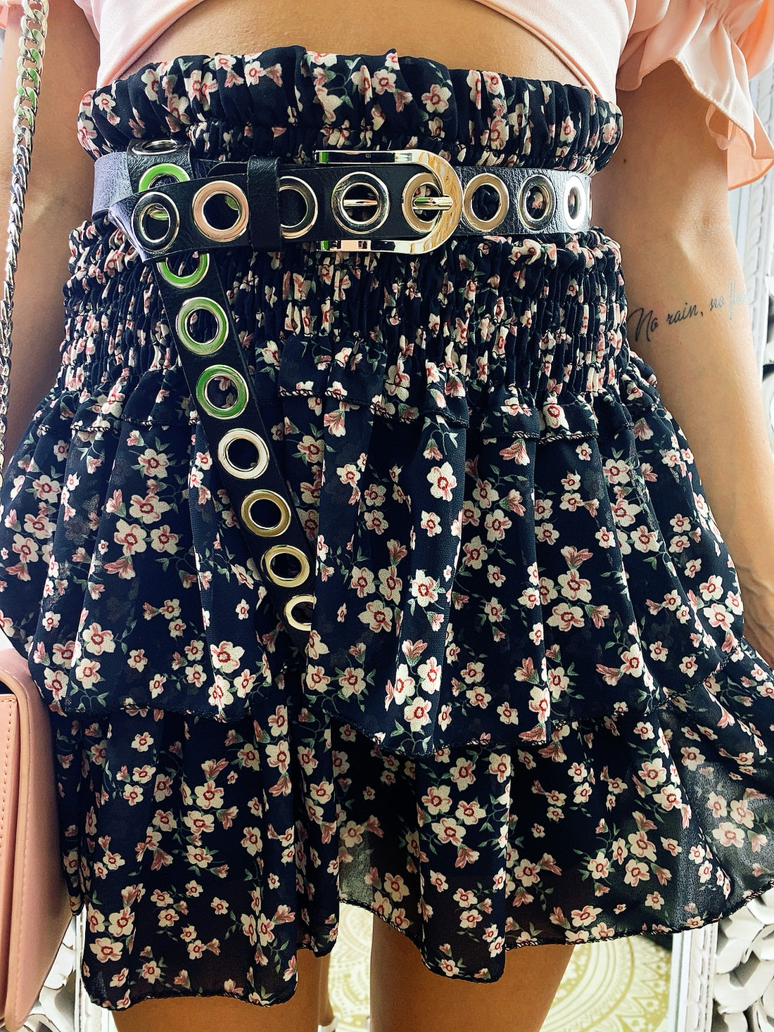 Gonna a balze fiori base nera - R.a. Boutique 