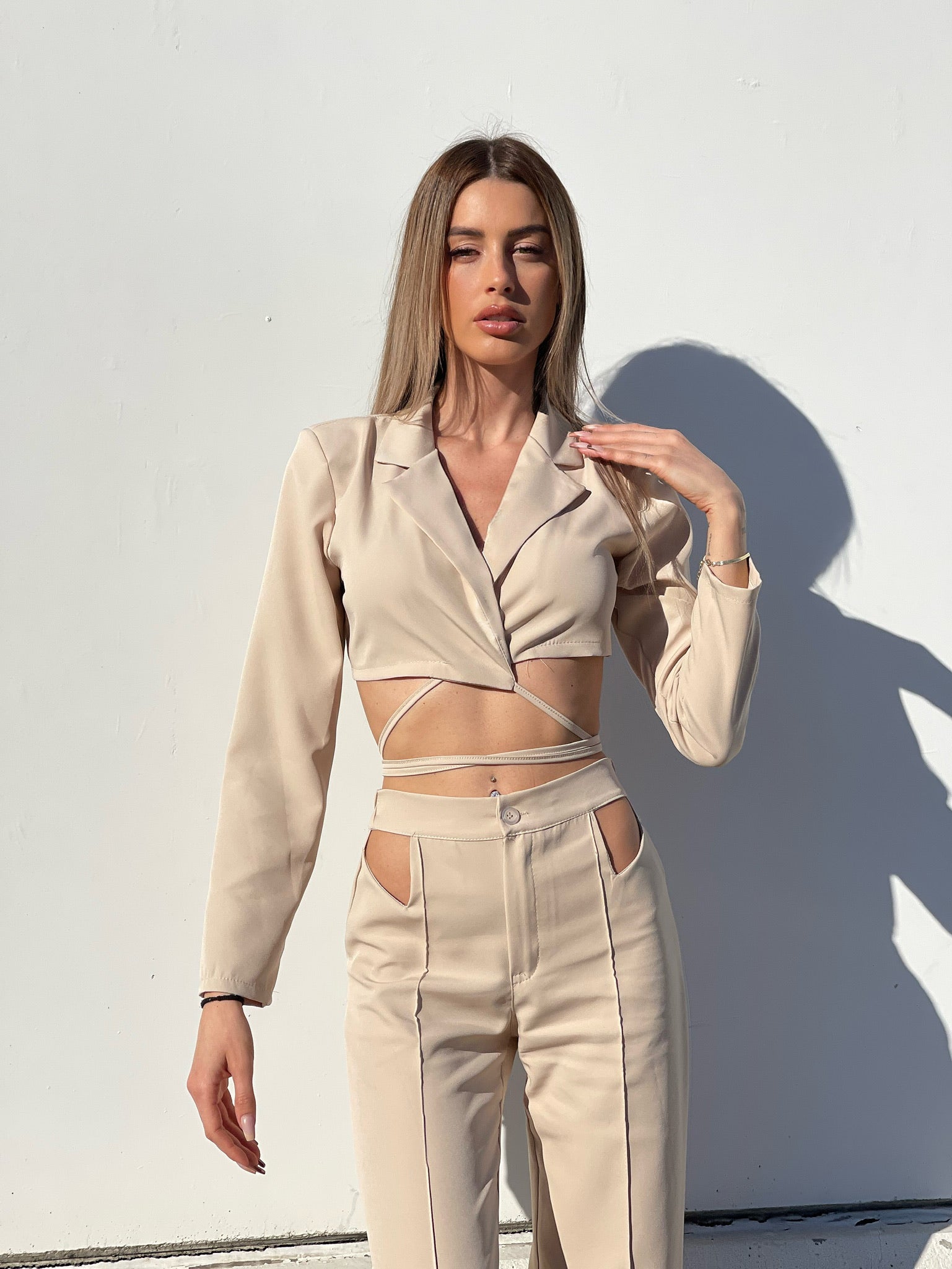 Completo top e pantalone beige - R.a. Boutique 