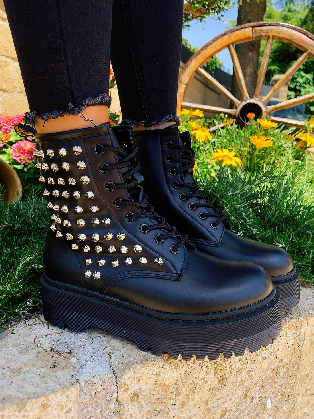 Biker nero con borchie argento - R.a. Boutique 