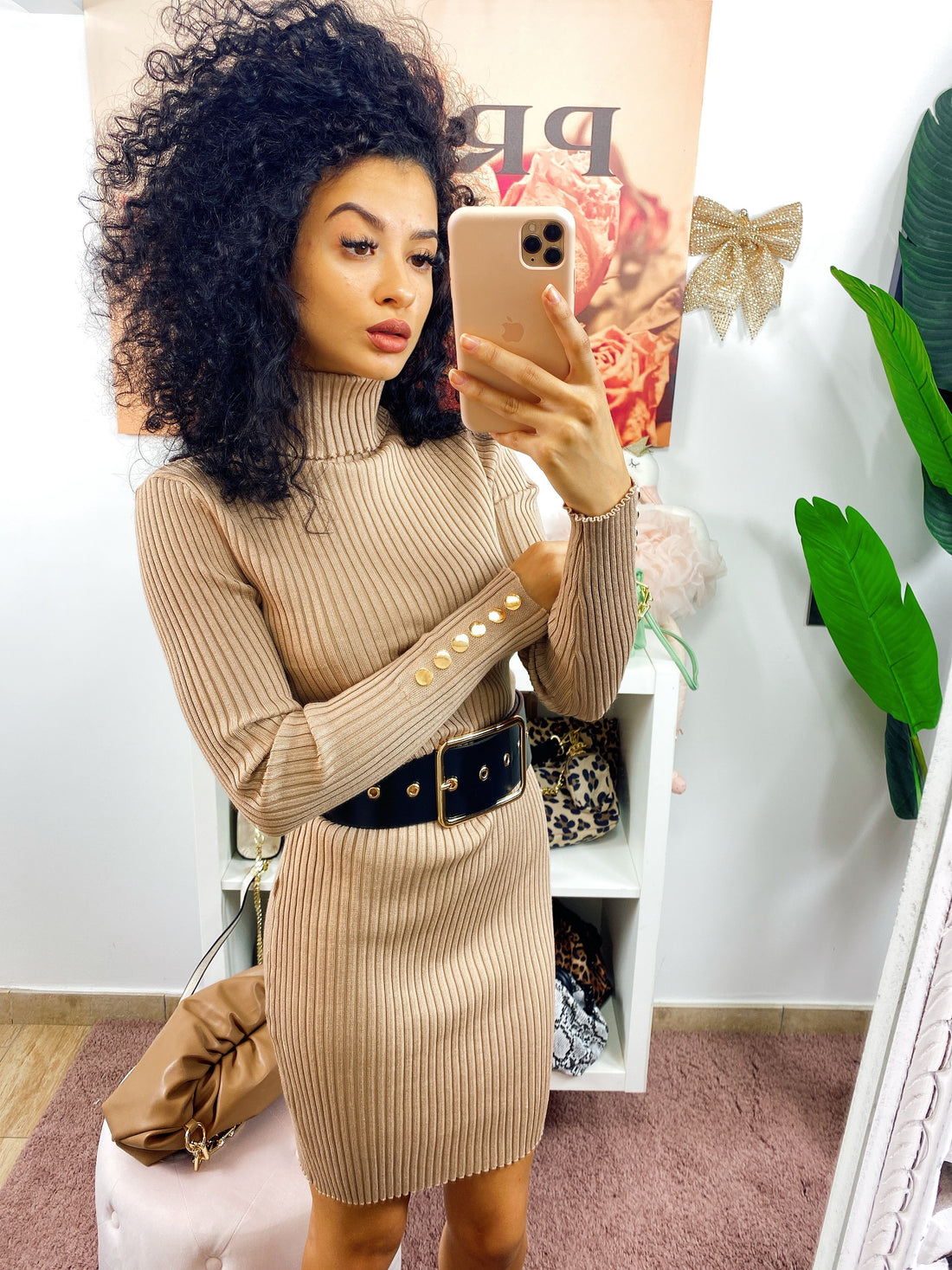 Abito aderente collo alto bottoncini oro - R.a. Boutique 