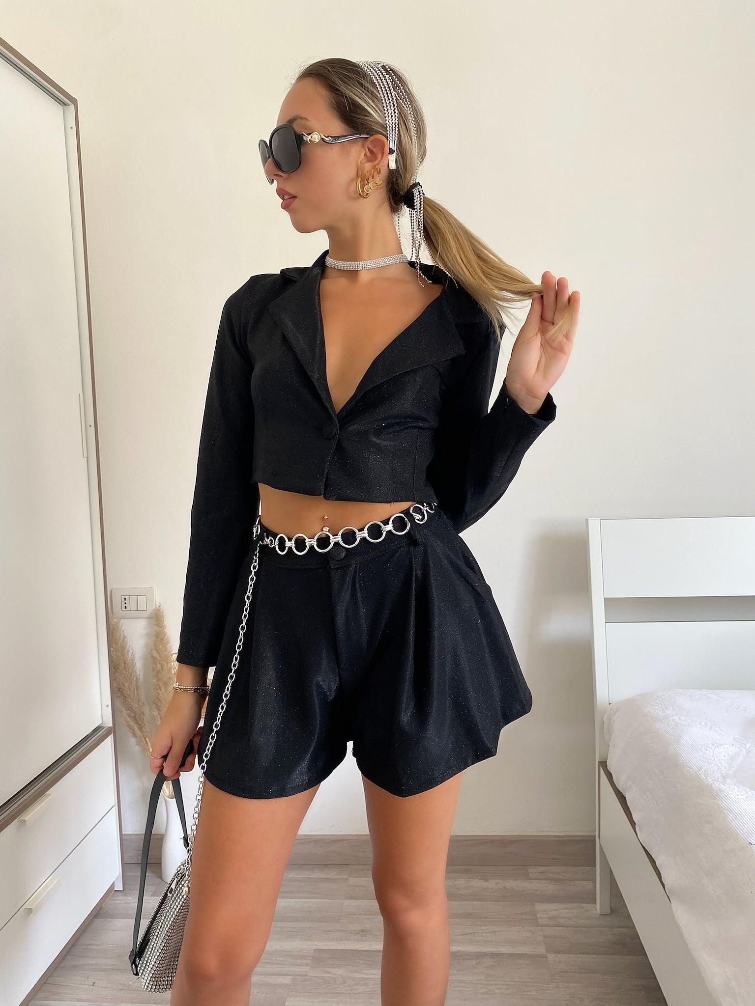 Completo giacca crop e short glitter nero - R.a. Boutique 