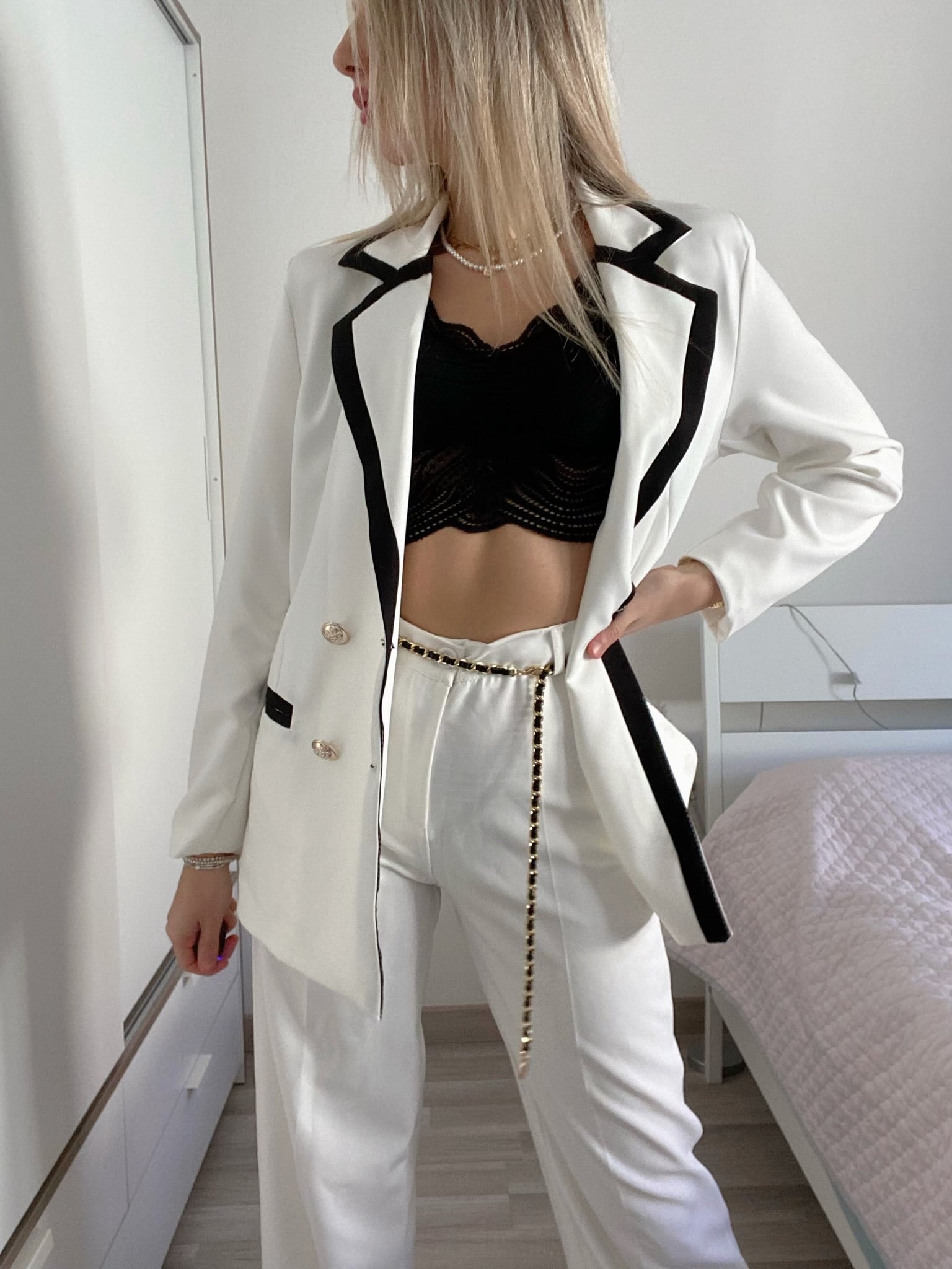 Tailleur Giacca Bianca E Pantalone Nero Giacche Bianche E Nere