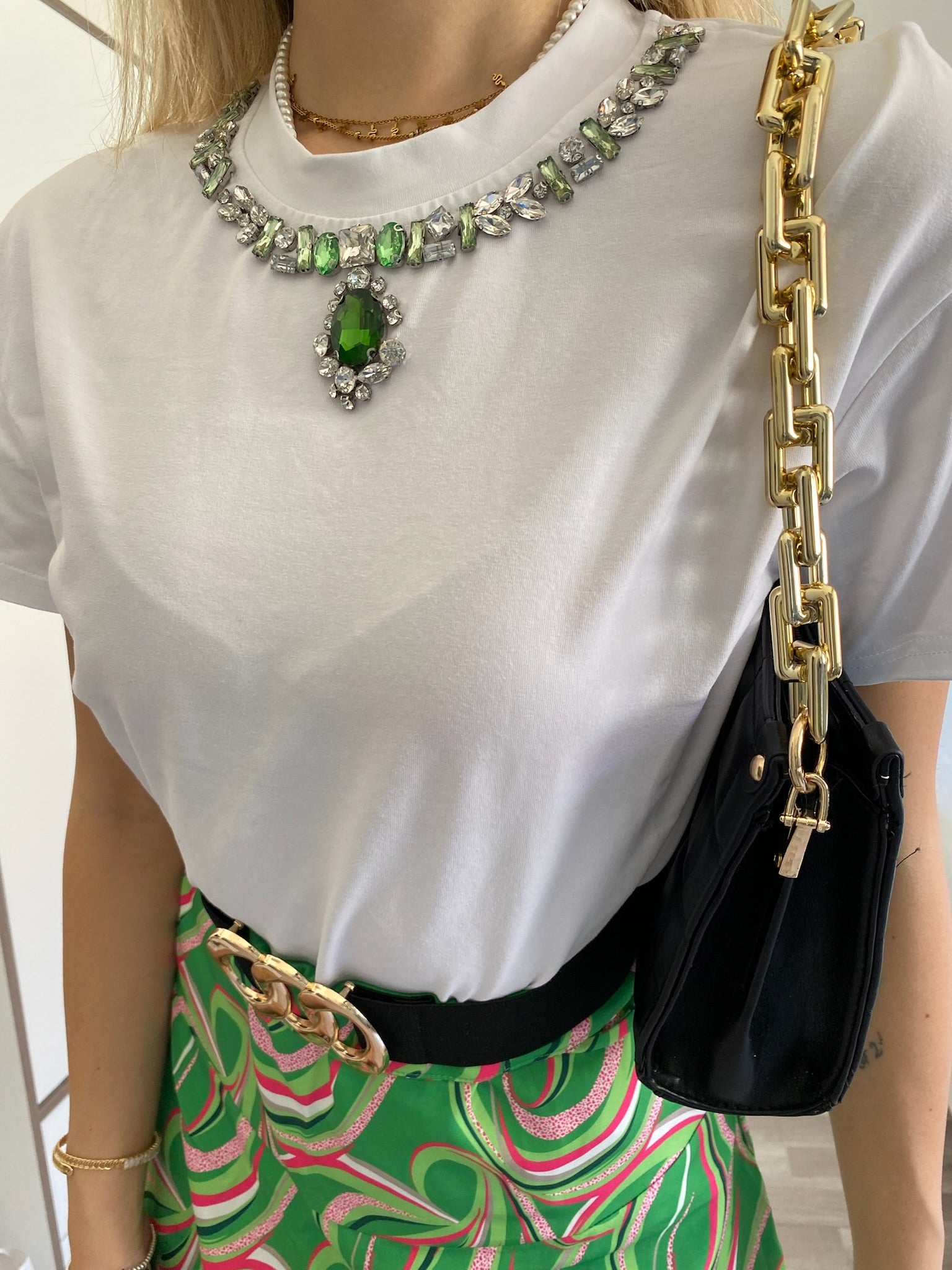 T-shirt con gioiello al collo verde - R.a. Boutique 
