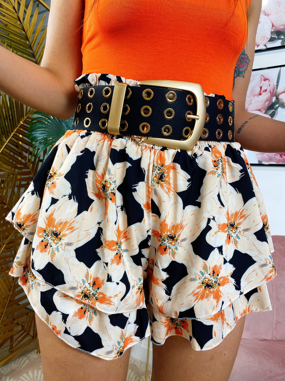 Short nero fiori arancio - R.a. Boutique 