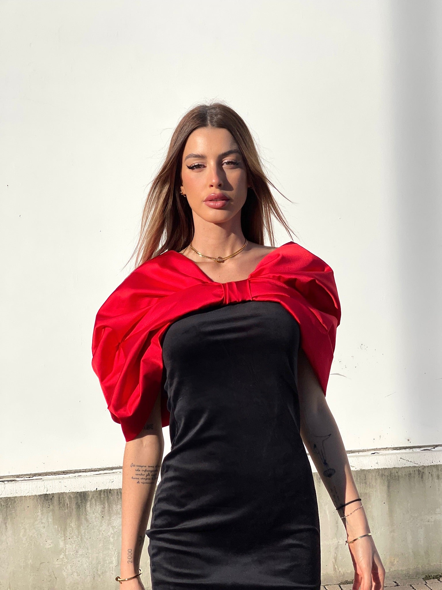 Abito in velluto con maxi fiocco rosso - R.a. Boutique 