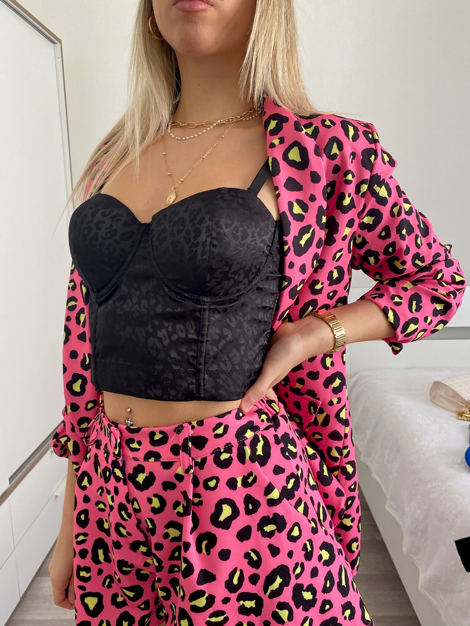 Completo giacca e Short maculato Fuxia - R.a. Boutique 