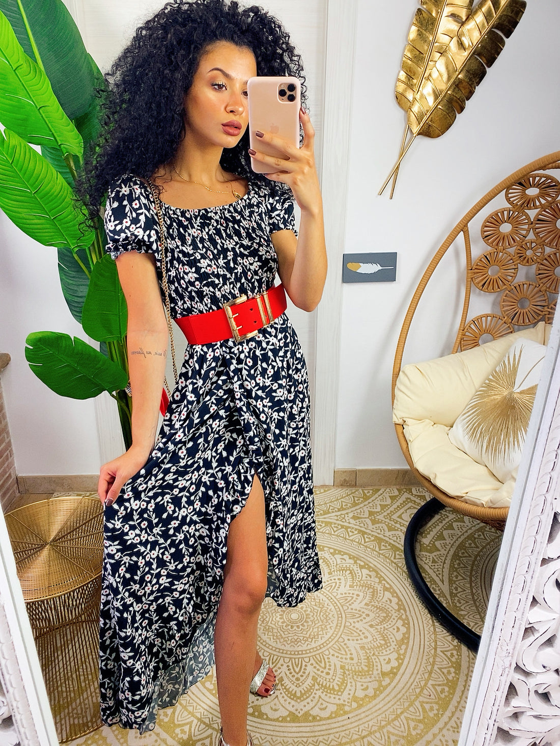 Abito nero con spacco e fiorellini - R.a. Boutique 