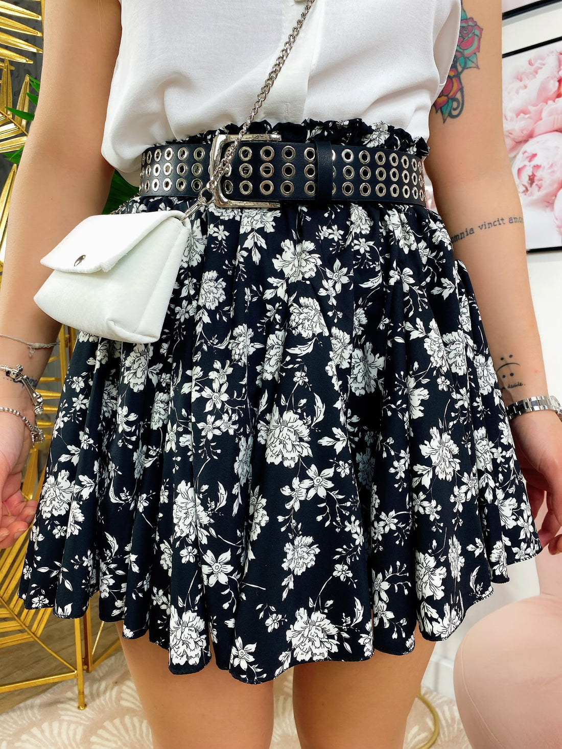 Gonna fiorata dettagli Bianchi - R.a. Boutique 