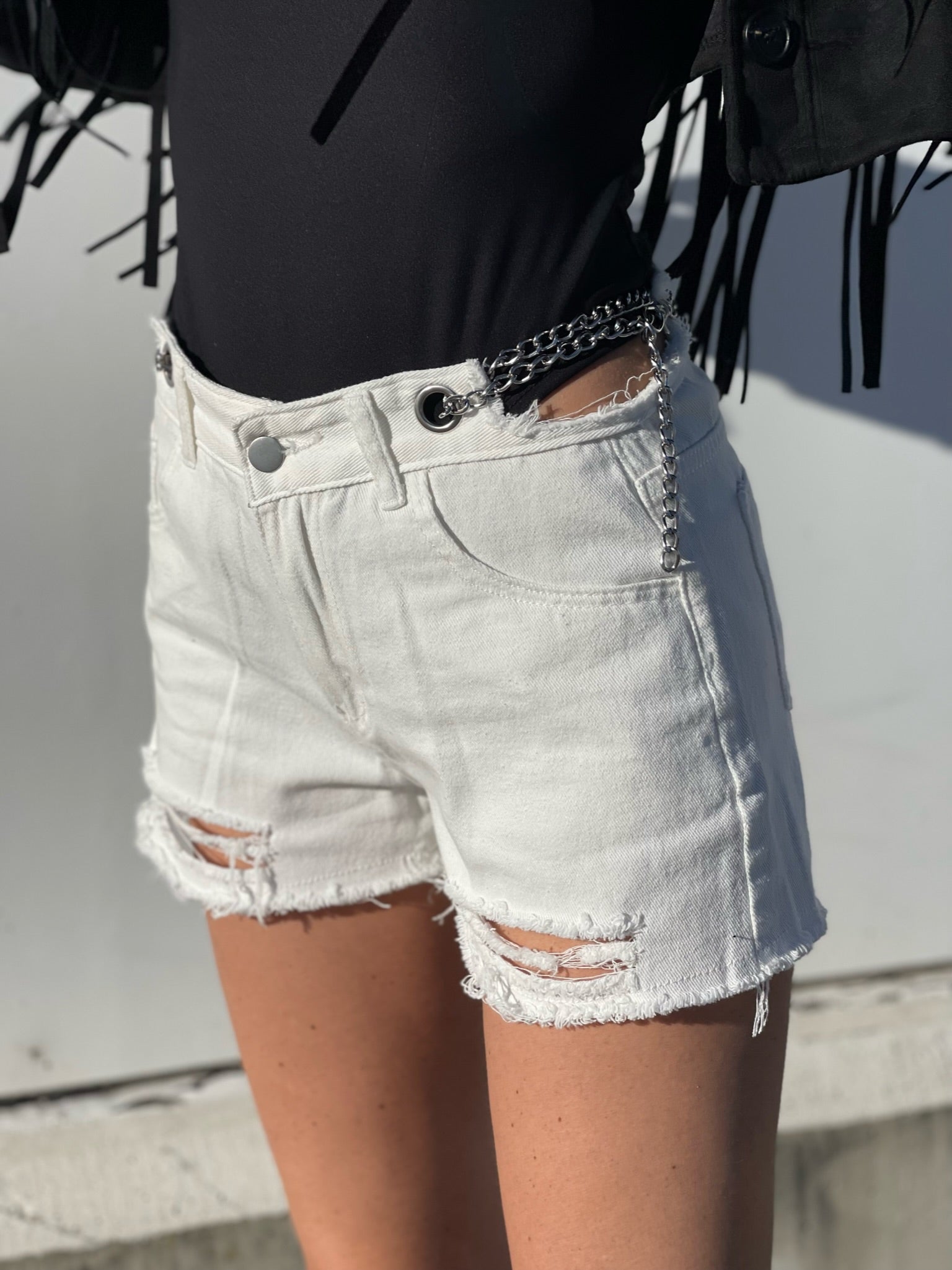 Short bianco con catene - R.a. Boutique 