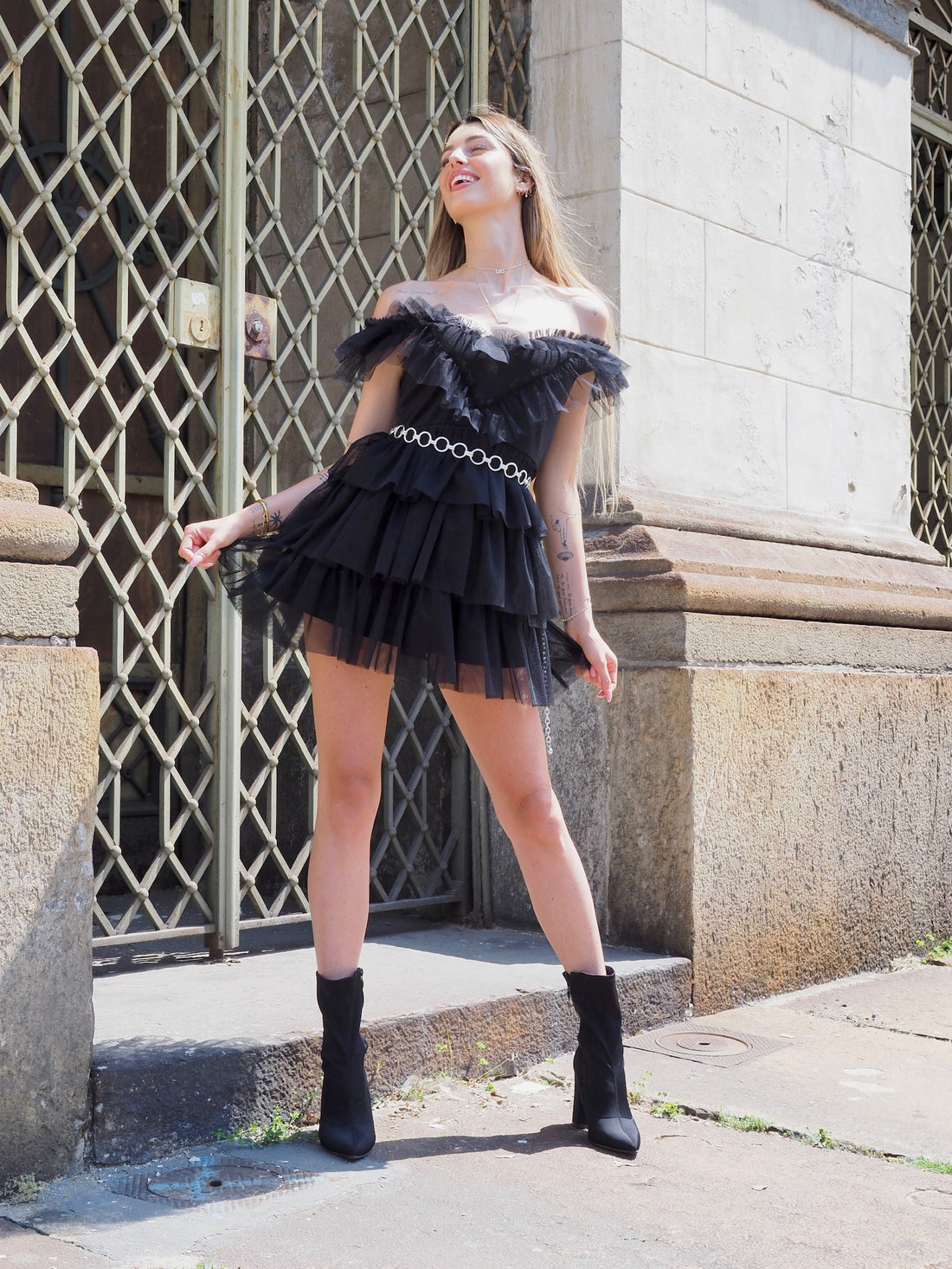 Abito a balze in tulle nero - R.a. Boutique 