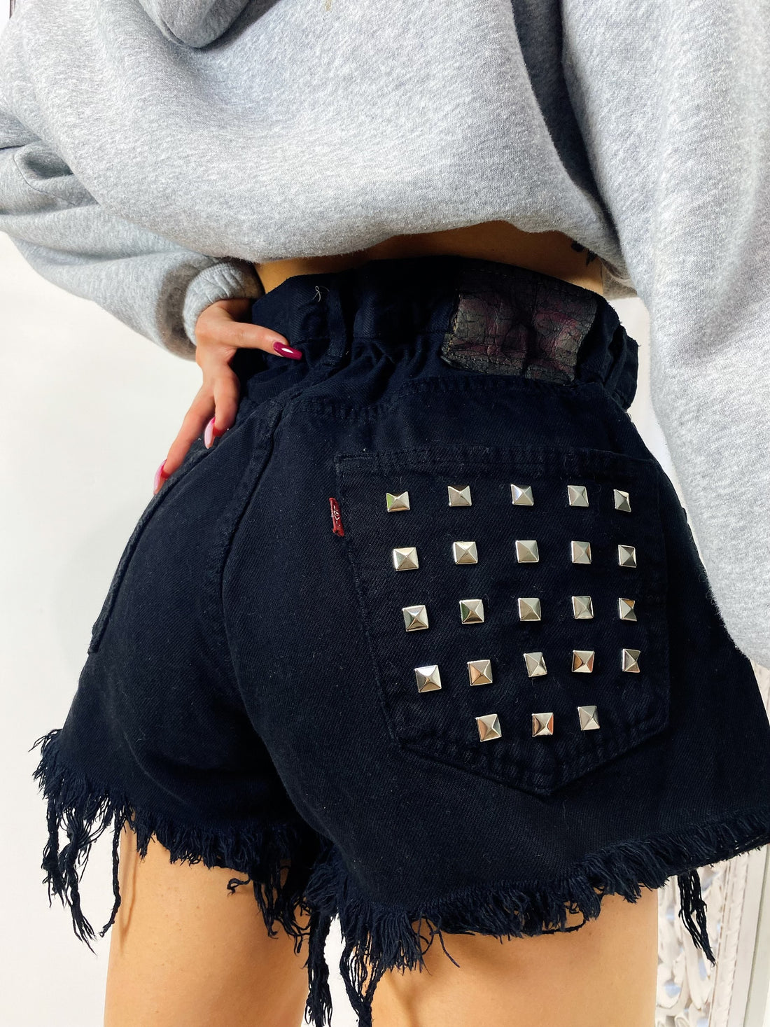 Short Levi’s Vintage nero con borchie - R.a. Boutique 