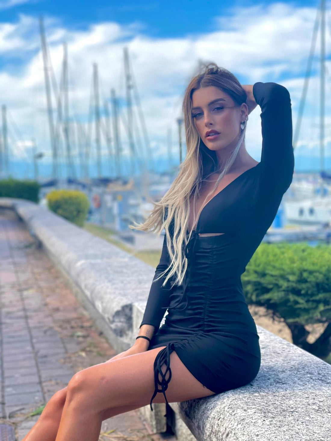 Abito arricciato nero manica lunga - R.a. Boutique 