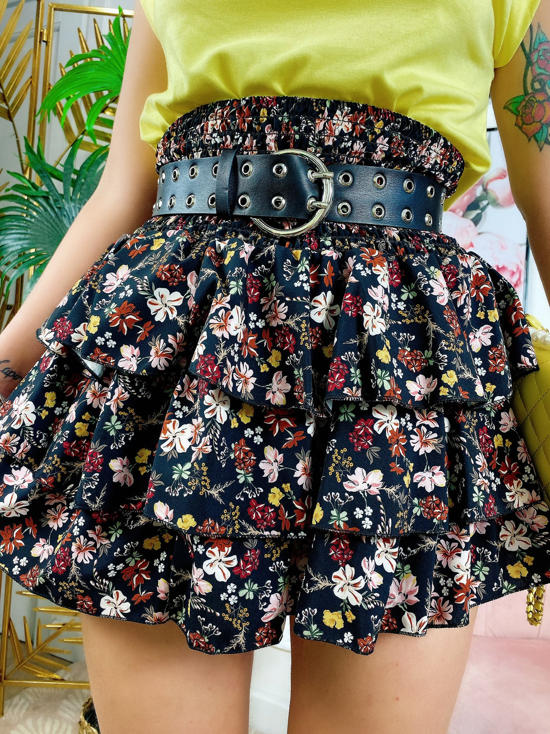 Gonna a balze con fiori rosa e bianchi - R.a. Boutique 