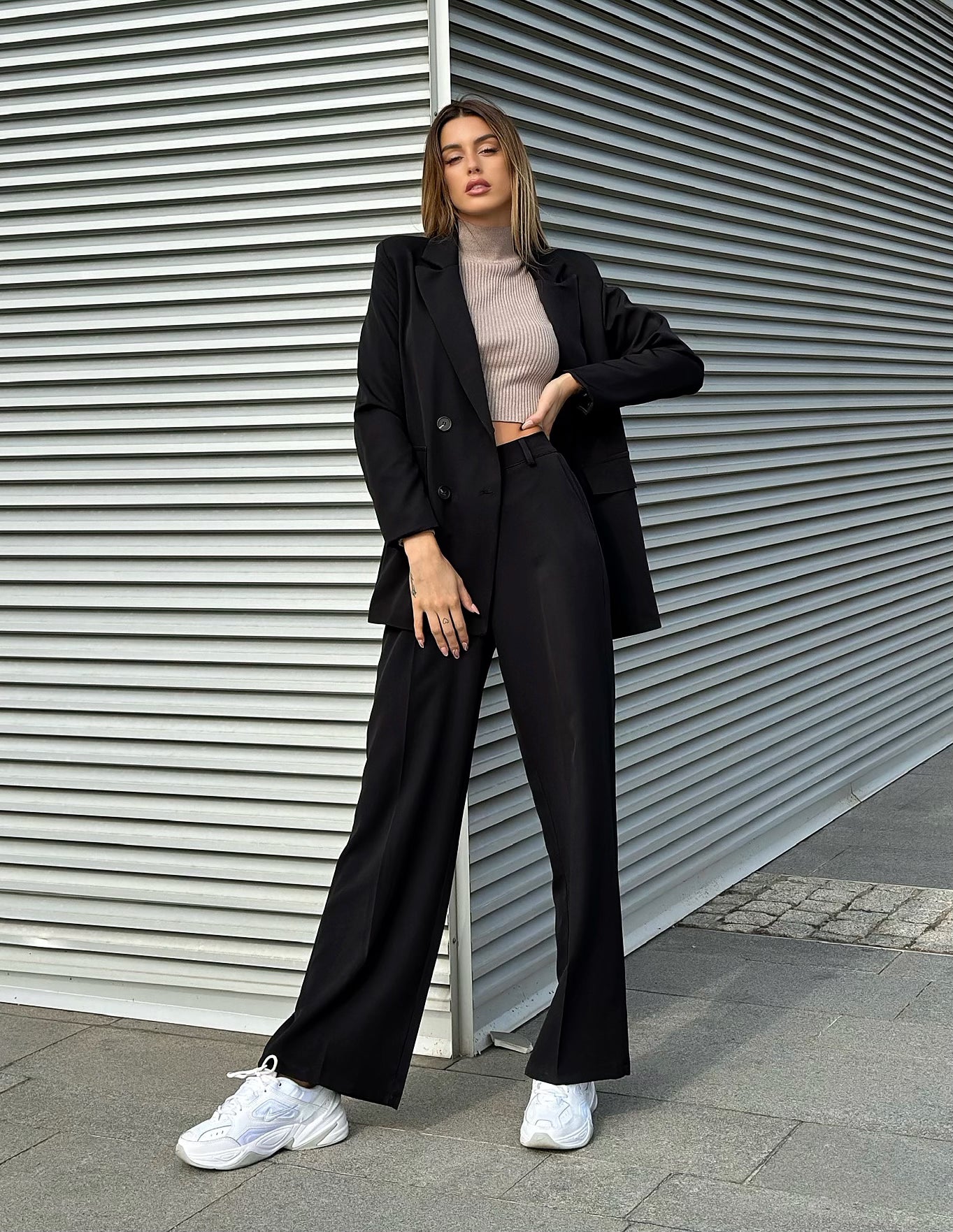 Completo giacca e pantalone nero - R.a. Boutique 