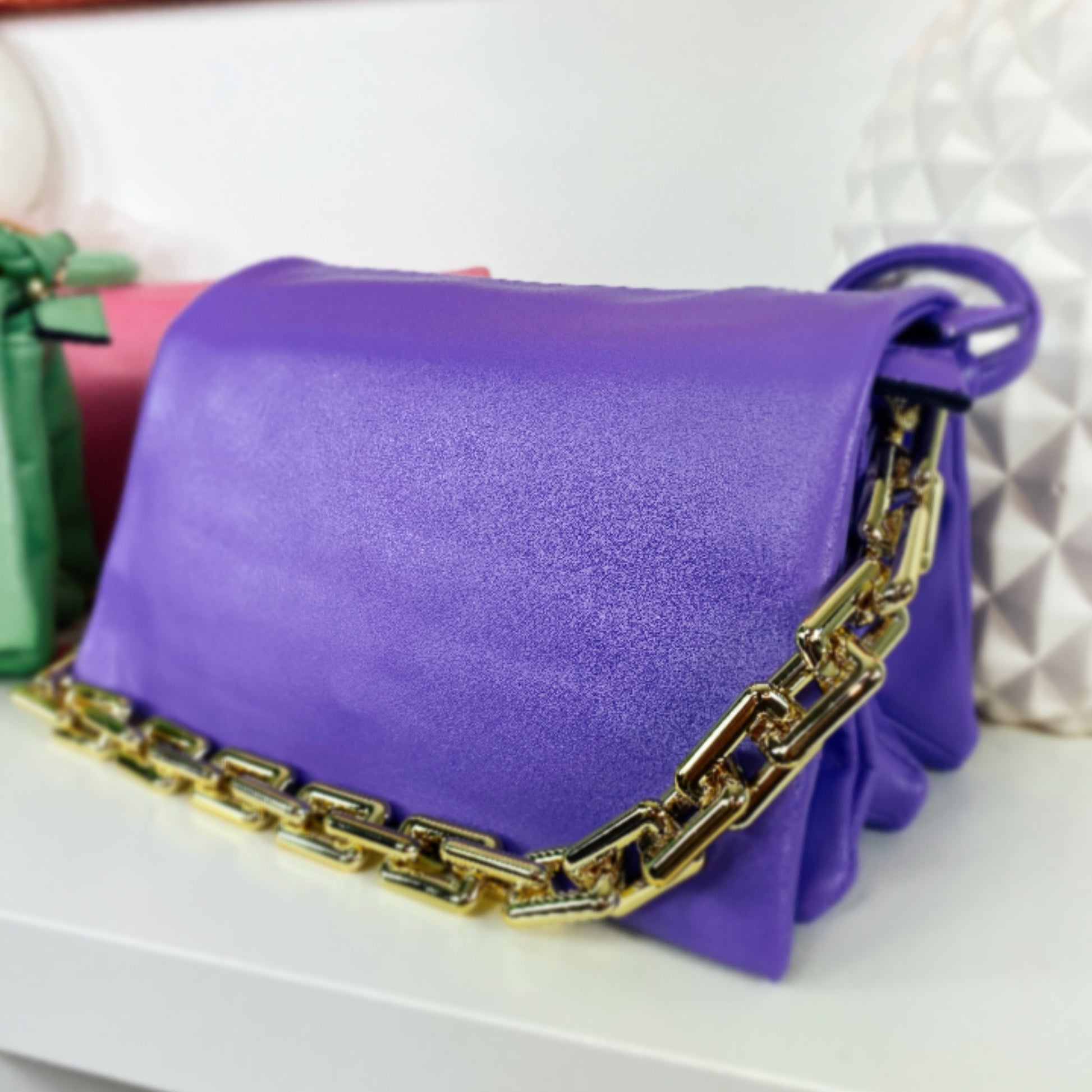 Pochette a mano con catena colori accesi - R.a. Boutique 