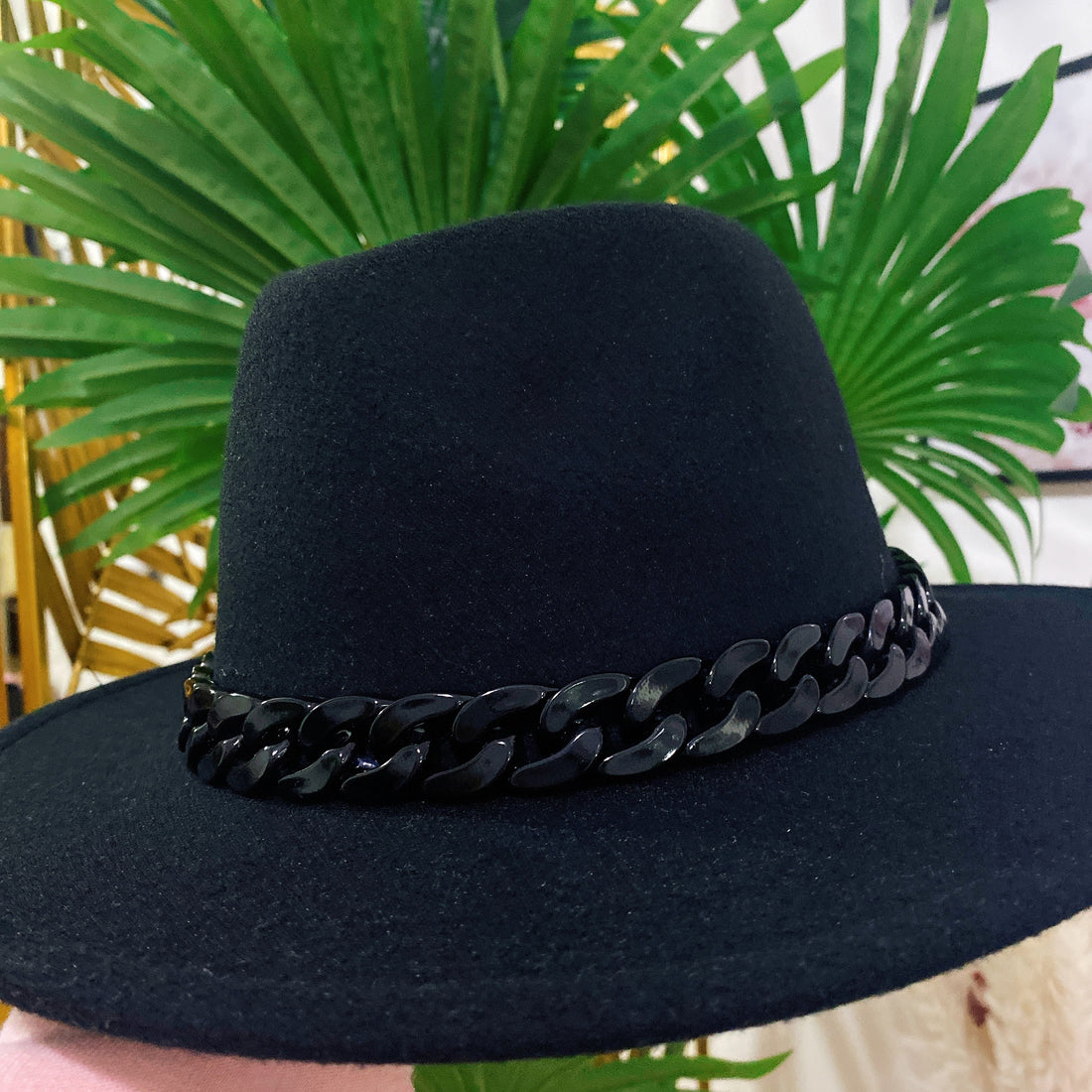 Cappello Nero catena nera - R.a. Boutique 